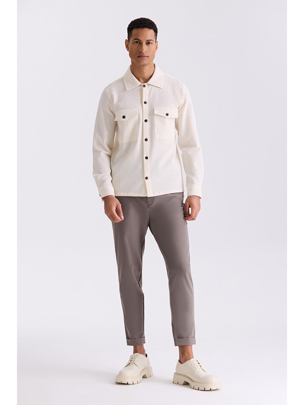 Ekru Krem Slim Fit Düğmeli Yaka Cepli Spor Gömlek-1