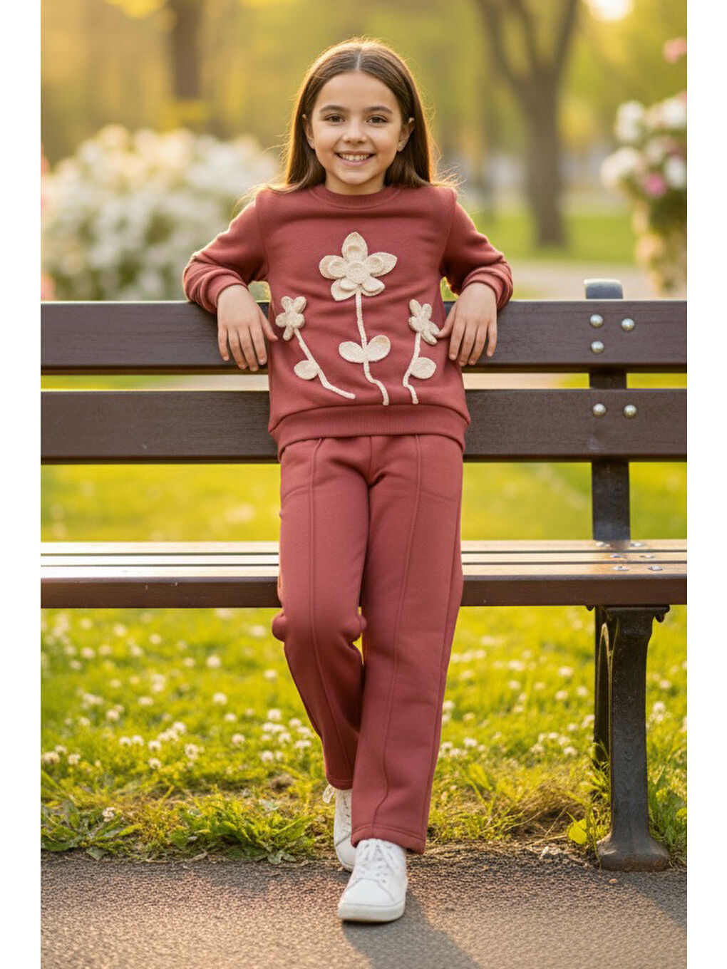 Pembe Kız Çocuk Gül Çiçek Nakış Detaylı Üç İplik Takım - 27956-GUL