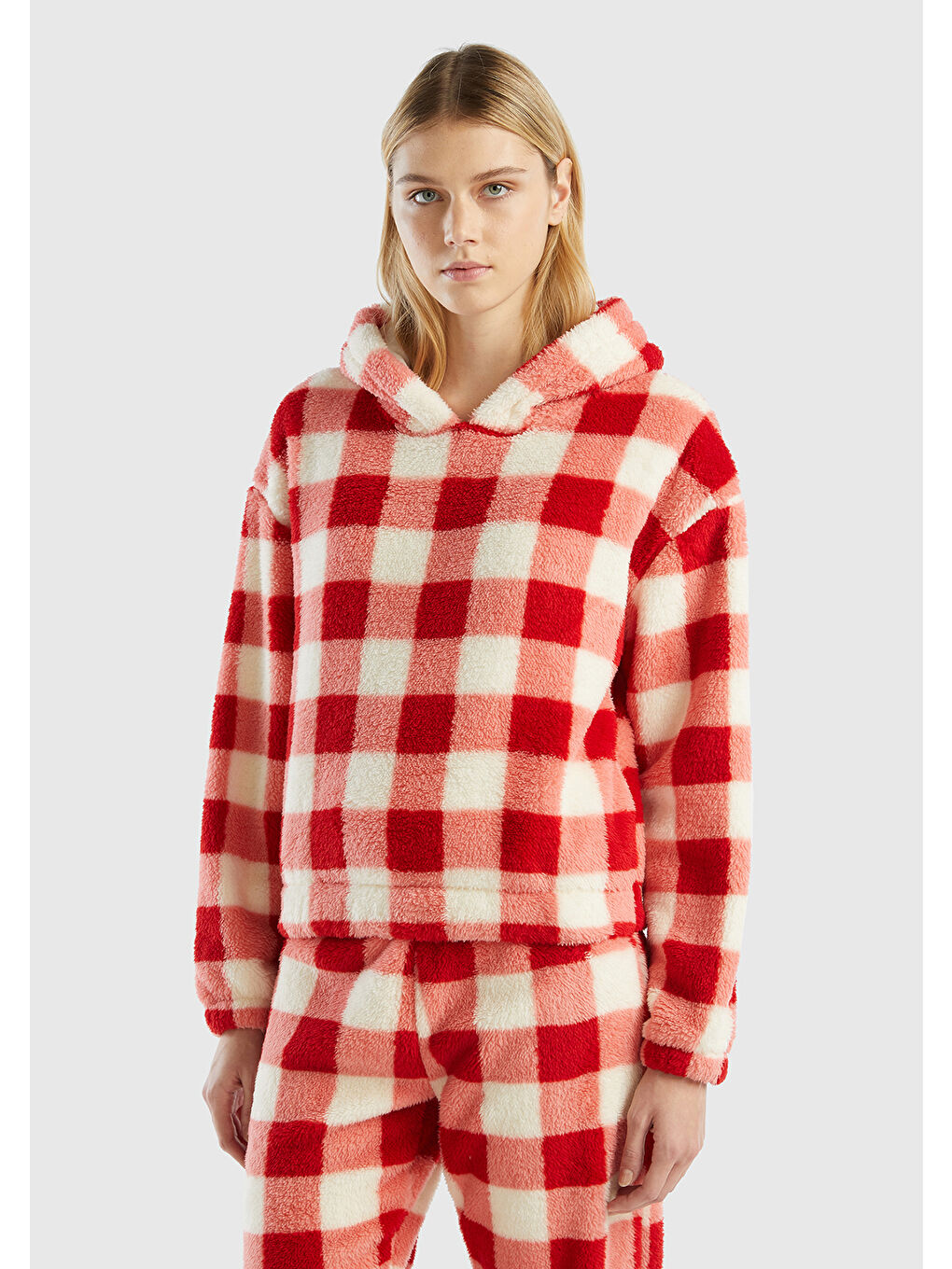 Kadın Kırmızı Düşük Omuzlu Dama Desenli Crop Sweatshirt