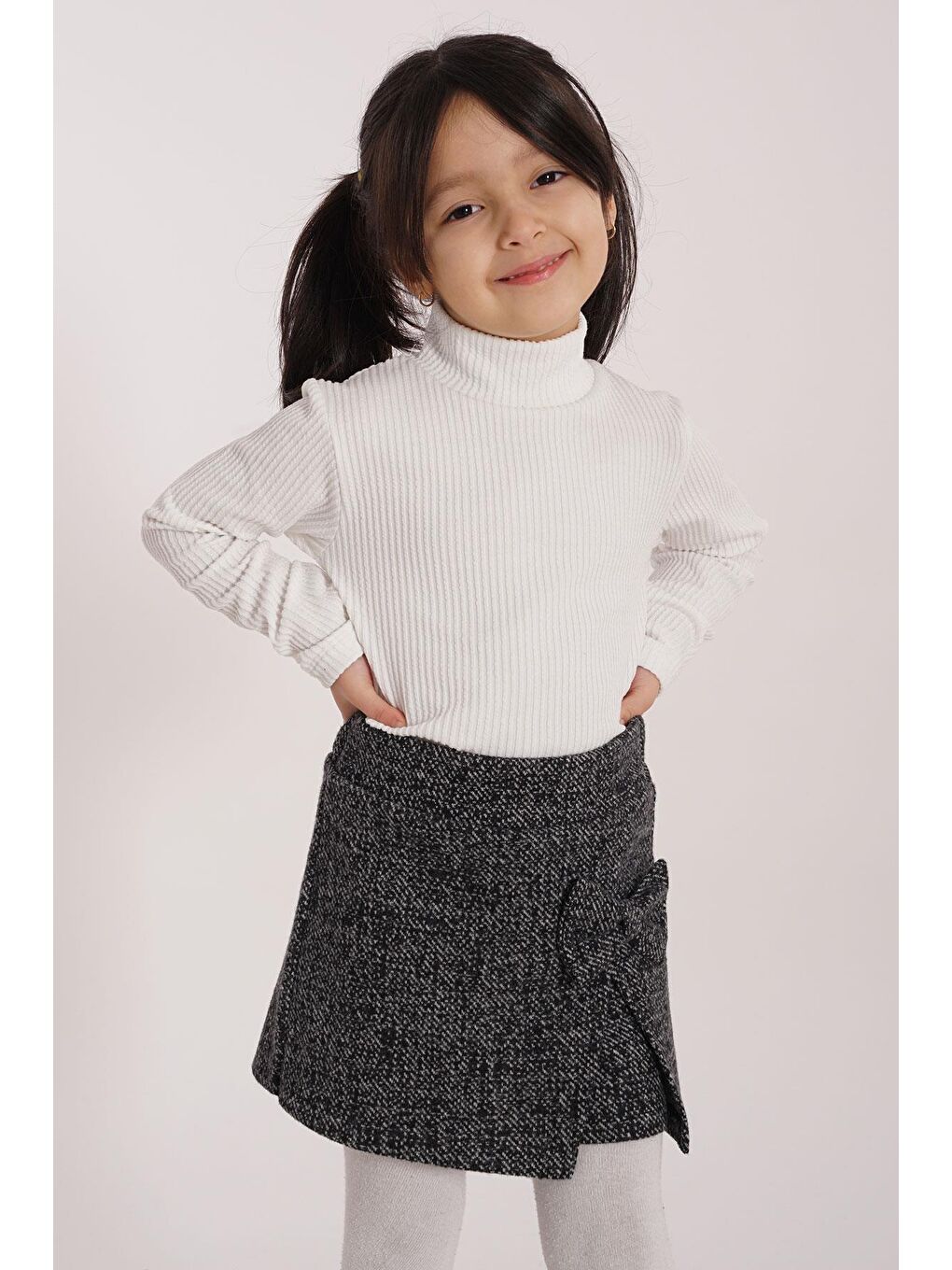 Fiyonk Detaylı Siyah Renk Kız Çocuk Etekli Takım-4