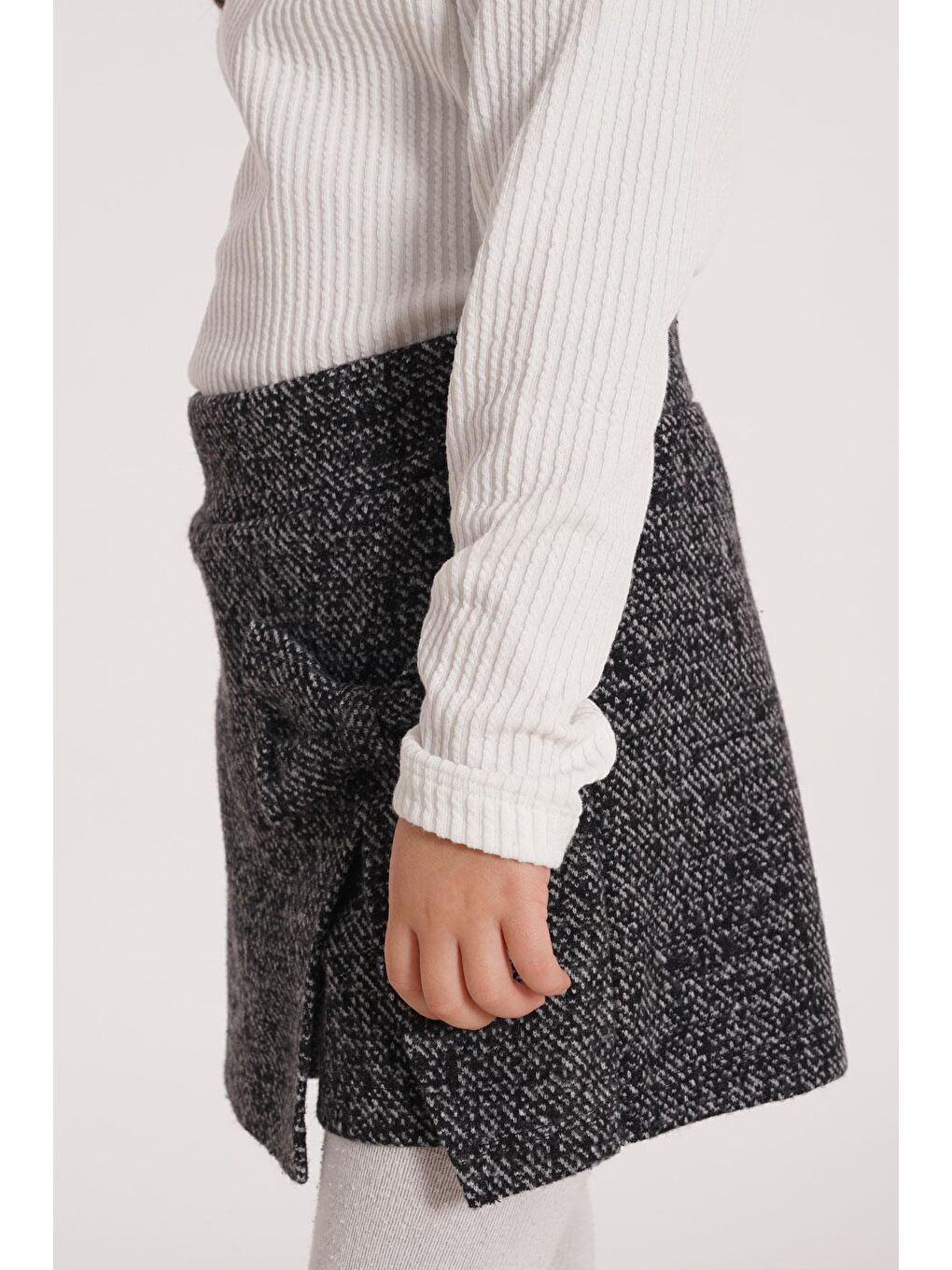 Fiyonk Detaylı Siyah Renk Kız Çocuk Etekli Takım-6