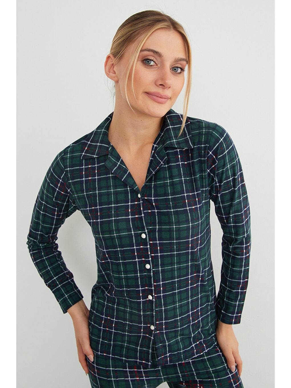 Yeşil Çizgili Süet Pijama Takımı-1