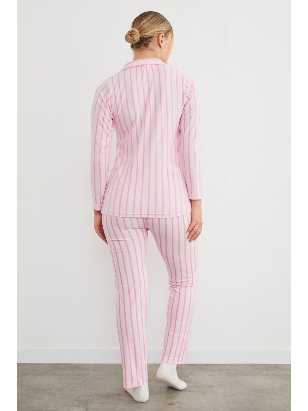 Pembe Çizgili Süet Pijama Takımı-3
