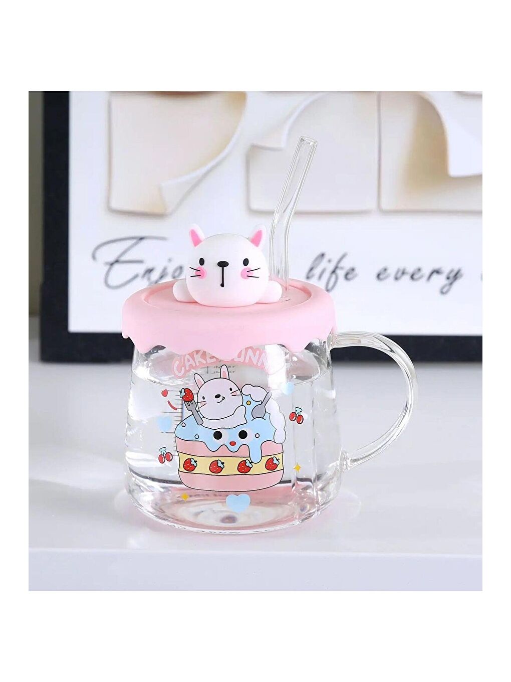 Karışık Renkli Hayvan Figürlü Silikon Kapaklı Pipetli Cam Kupa-1
