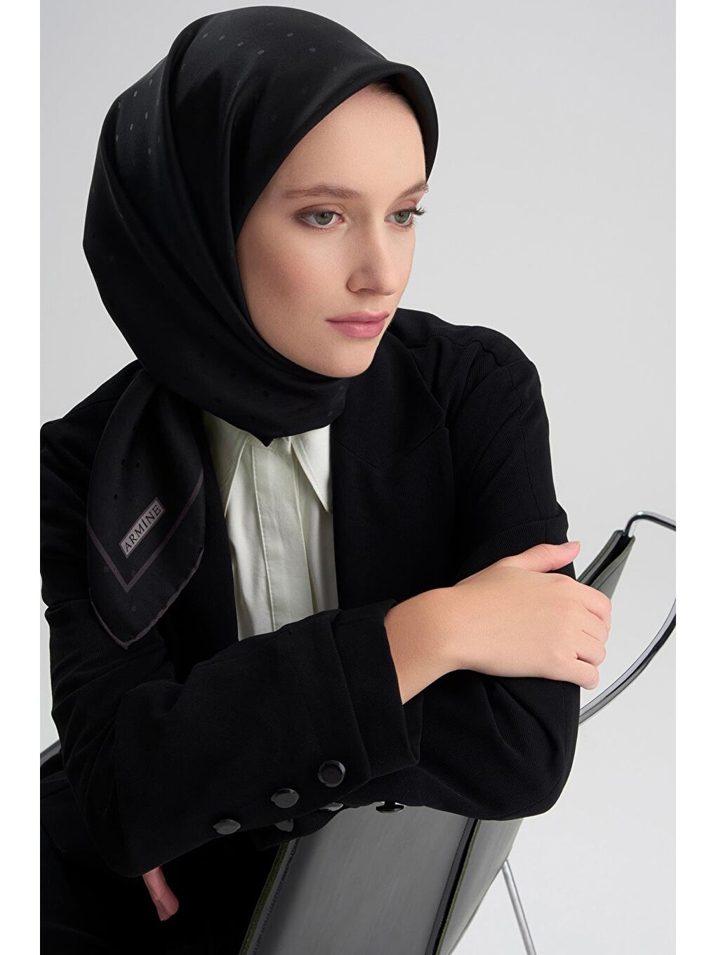 Siyah Jakarlı İpek Eşarp Puantiyeli 2 20-4