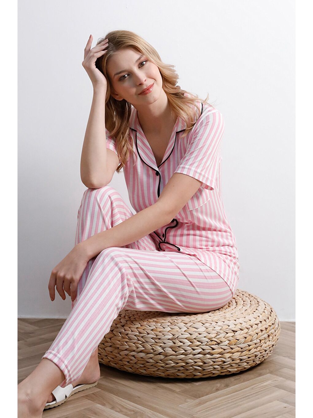Pembe Çizgili Gömlek Yaka Cepli Kısa Kollu Pijama Takımı