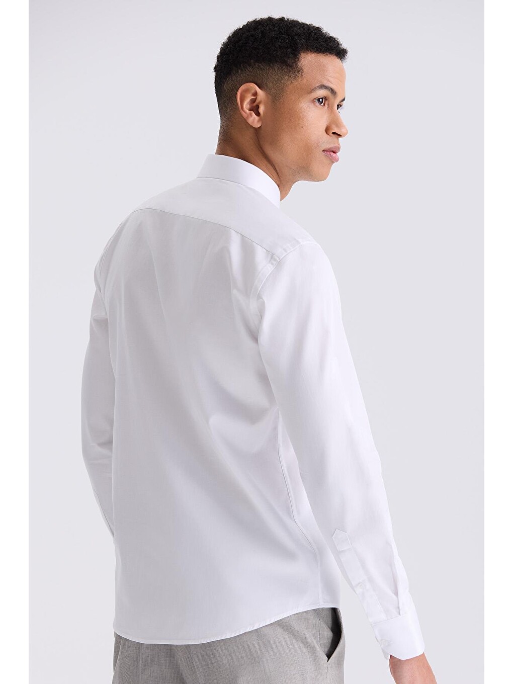 Beyaz Slim Fit Basic Düğmeli %100 Pamuk Gömlek-3