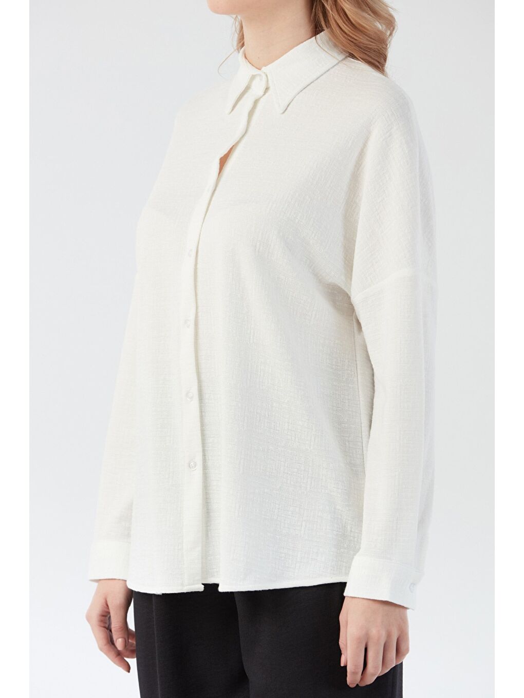 Beyaz Basic Jakarlı Oversize Gömlek-3