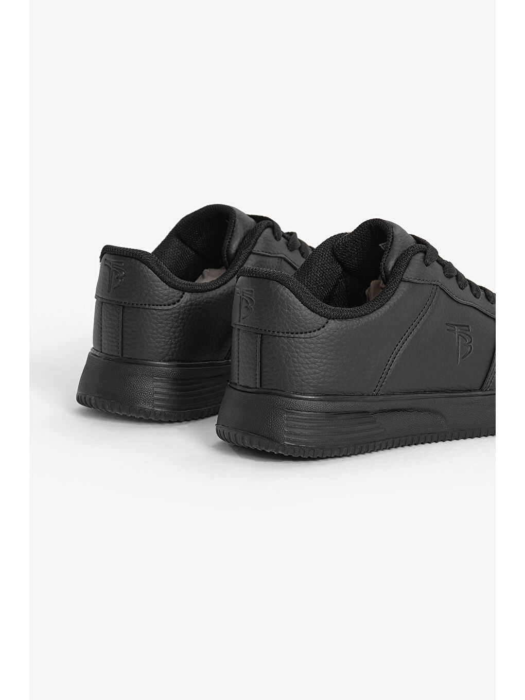 Kadın Siyah Kalın Faylon Taban Düz Desenli Bağcıklı Spor Ayakkabı-2