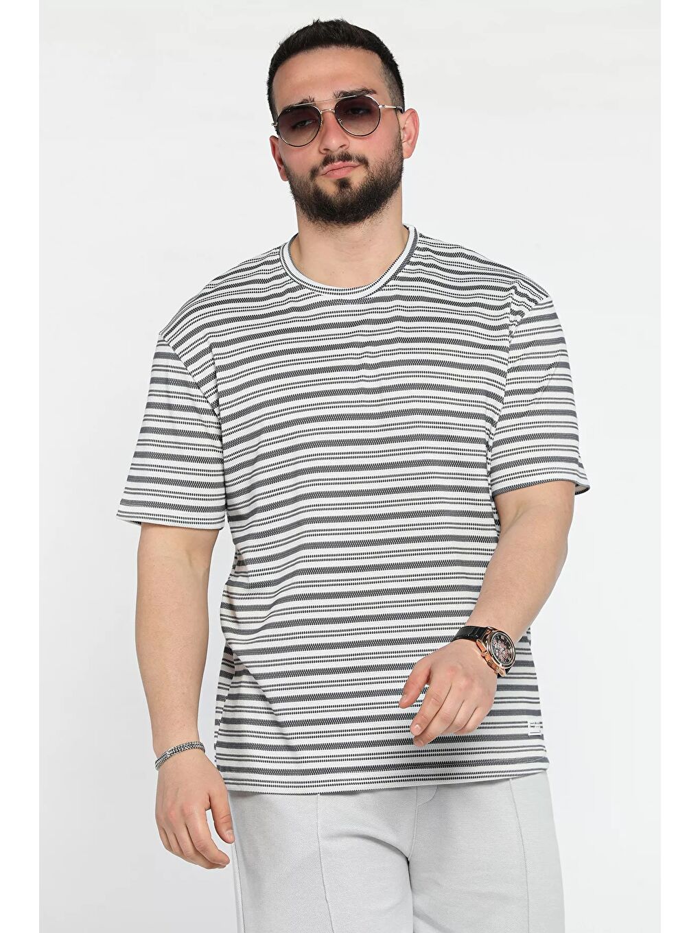 Gri Bisiklet Yaka Çizgi Desenli Erkek Tişört-1