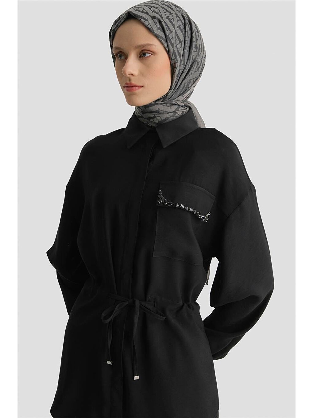 İşlemeli Beli Büzgülü Tunik Siyah-1