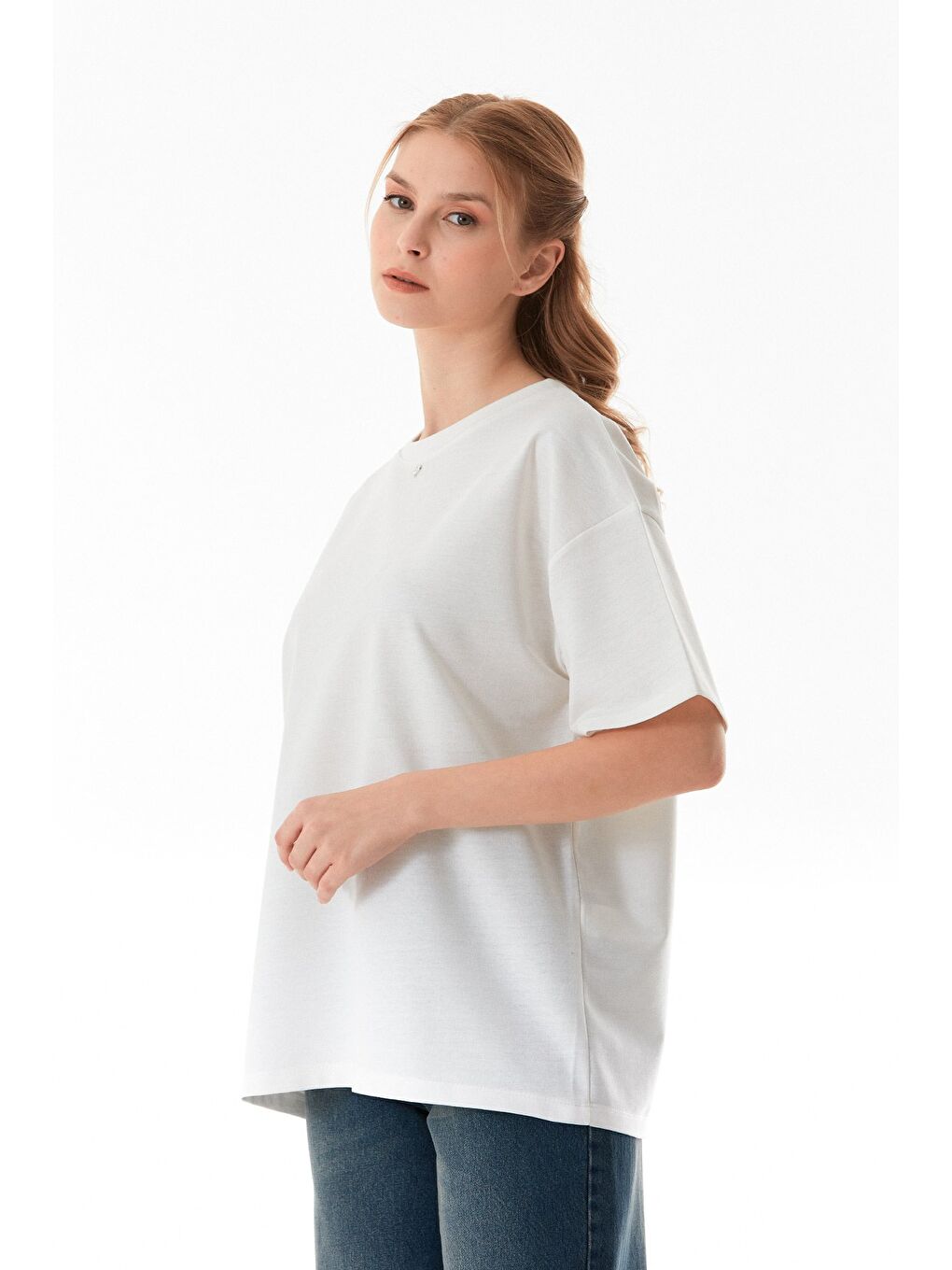 Ekru Kalp Aksesuarlı Oversize Tişört-2