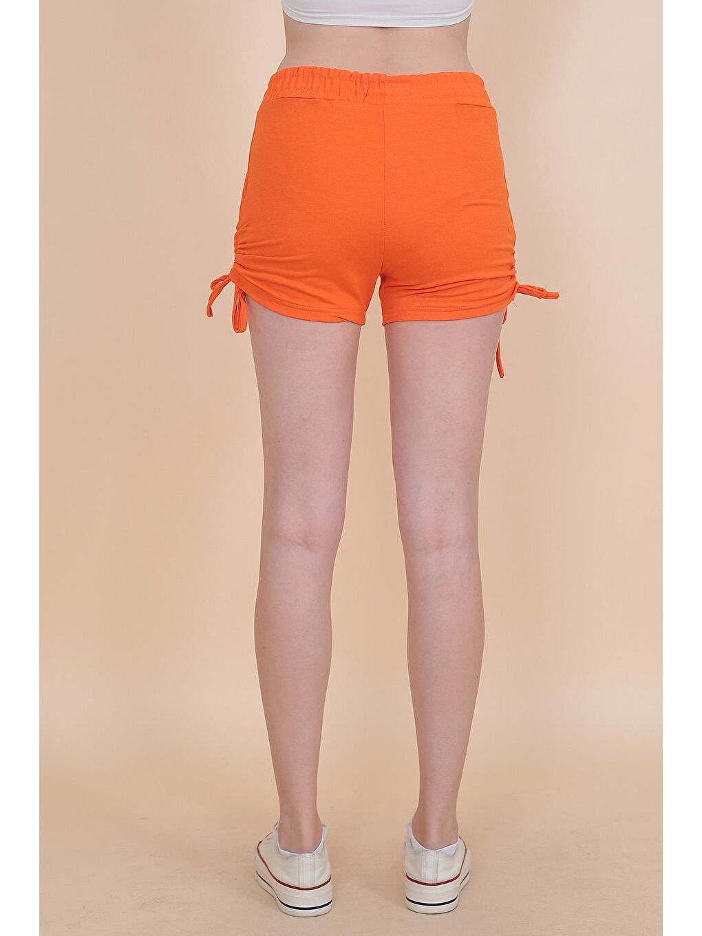 Turuncu Kadın Yan Büzgülü Şort 1991-3