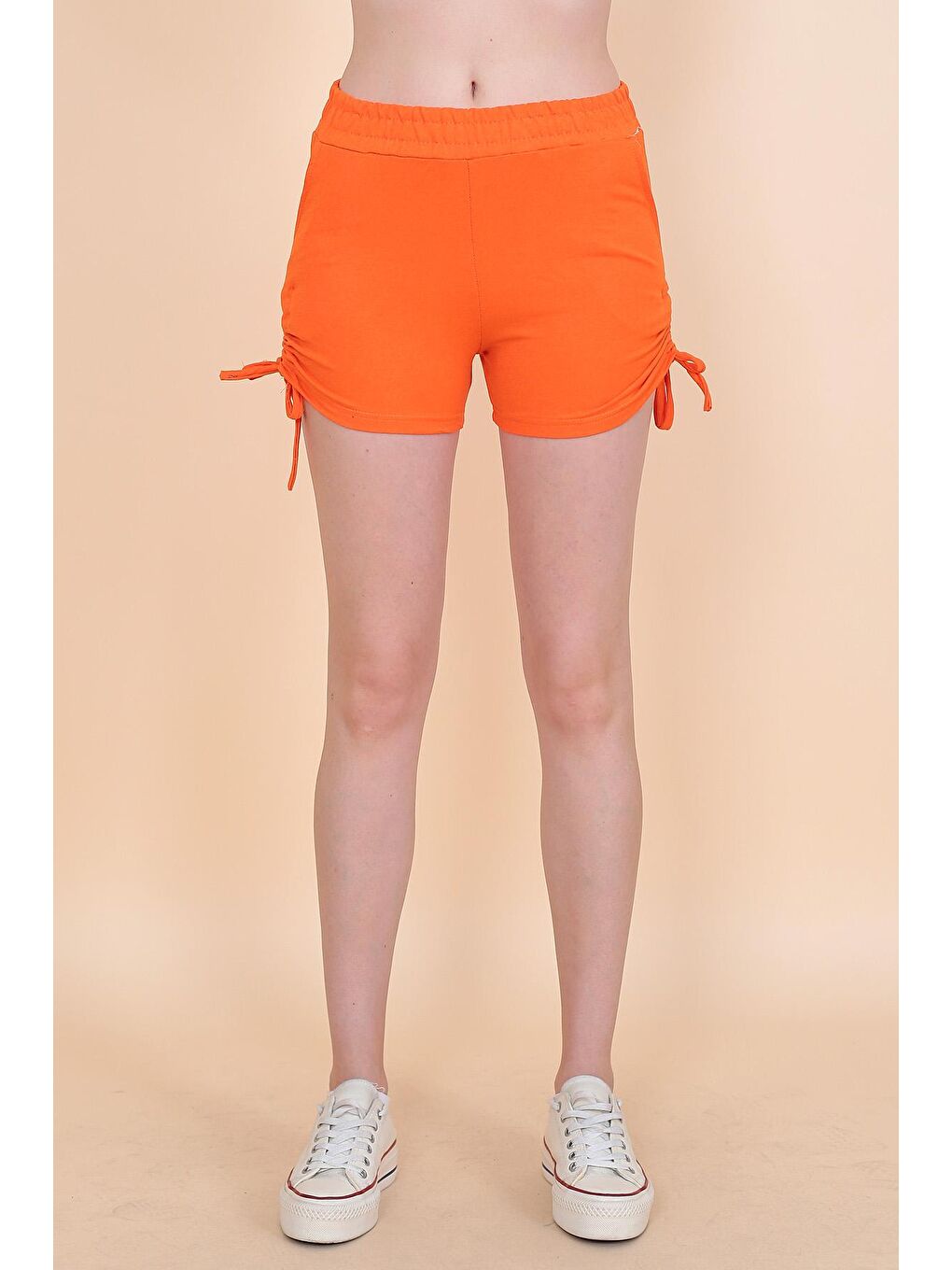 Turuncu Kadın Yan Büzgülü Şort 1991-4