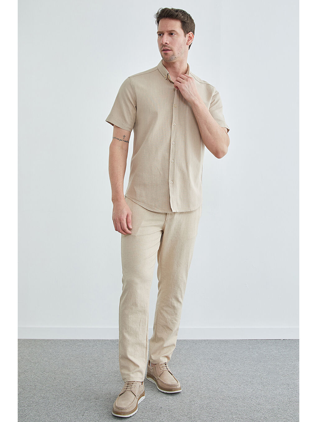 Bej Keten Görünümlü Kısa Kol Gömlek-1