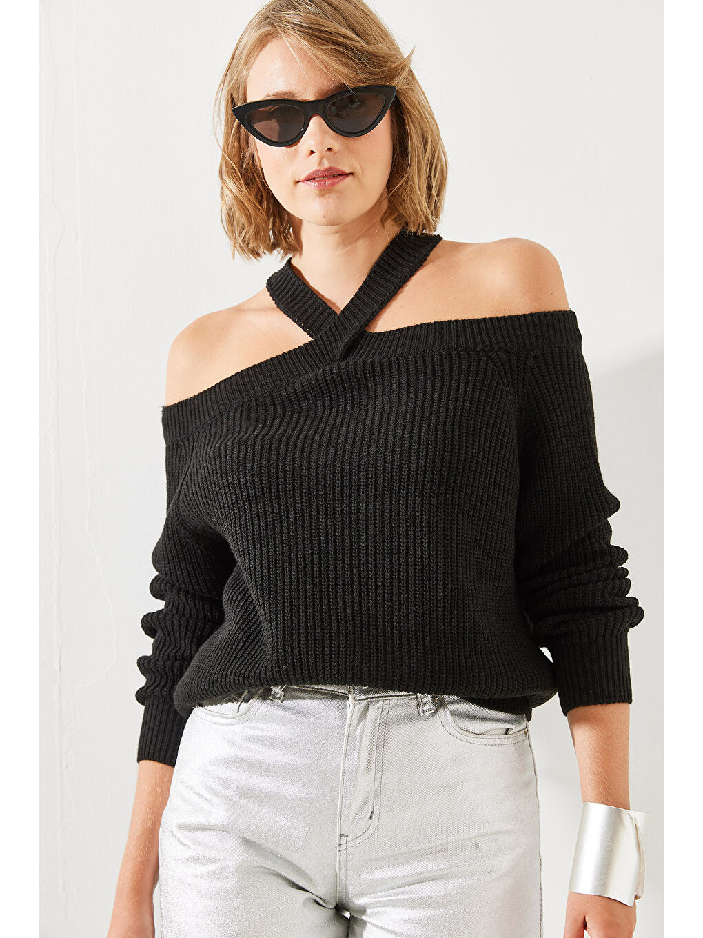 Siyah Kadın Çapraz Askılı Triko Kazak-3