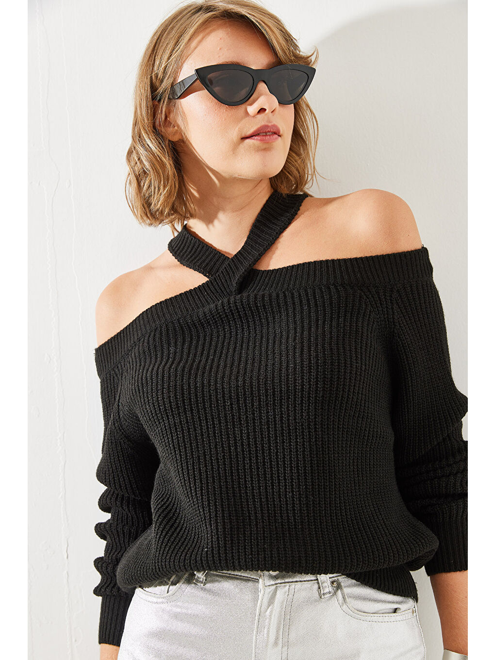 Siyah Kadın Çapraz Askılı Triko Kazak-4