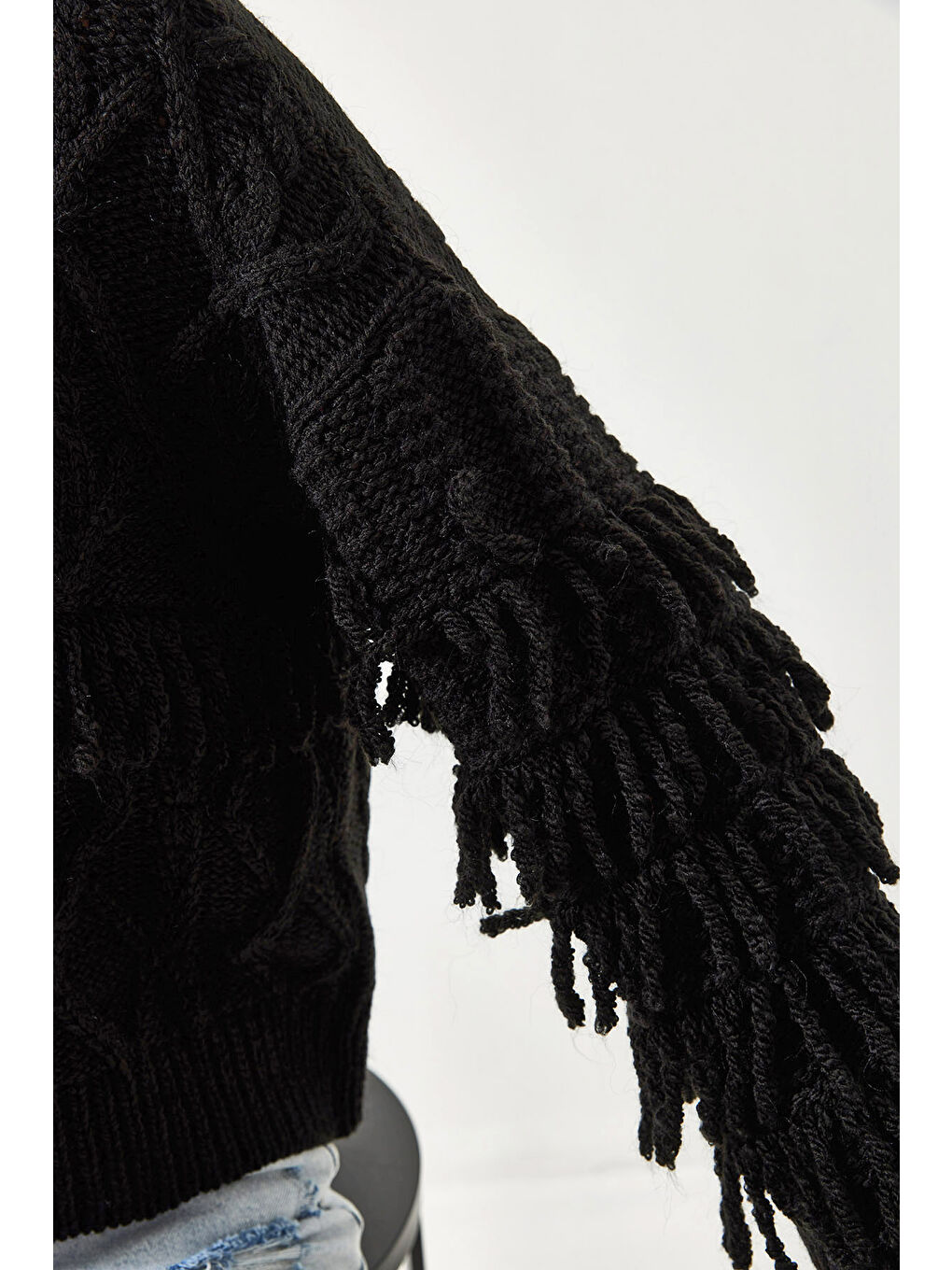 Siyah Kadın Saç Örgülü Saçaklı Triko Kazak-1