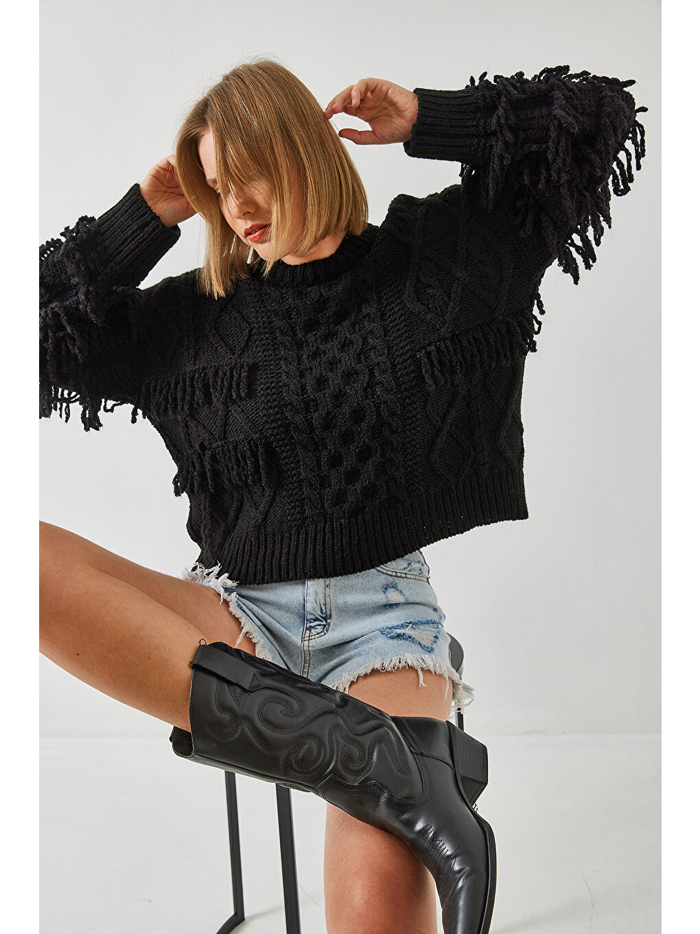 Siyah Kadın Saç Örgülü Saçaklı Triko Kazak-3