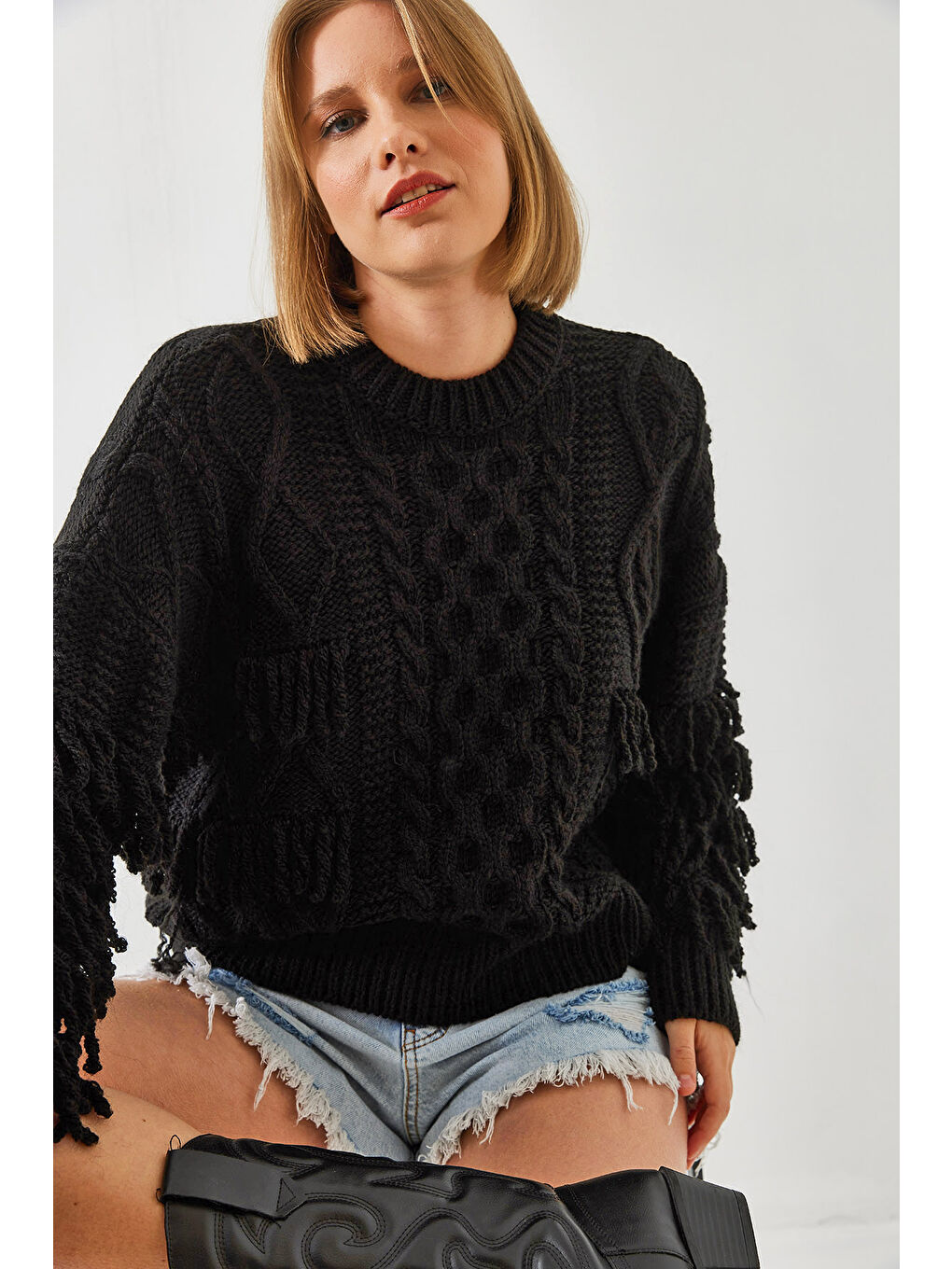 Siyah Kadın Saç Örgülü Saçaklı Triko Kazak-4