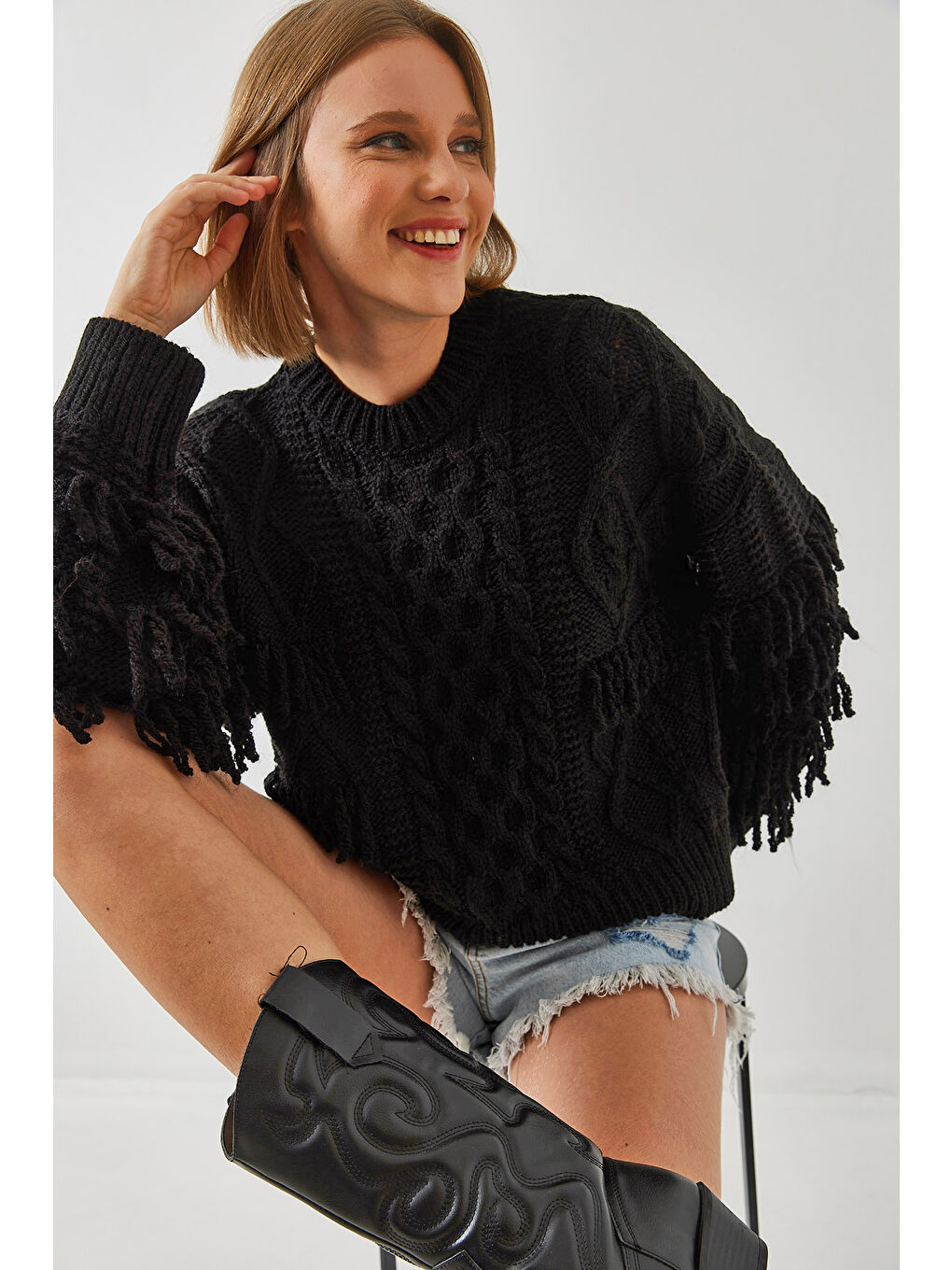 Siyah Kadın Saç Örgülü Saçaklı Triko Kazak-5