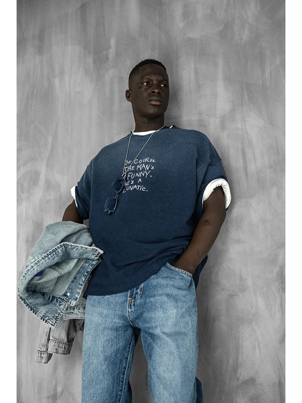 Erkek Renk Geçişli İşlemeli Oversize Dokulu T-Shirt Lacivert-2