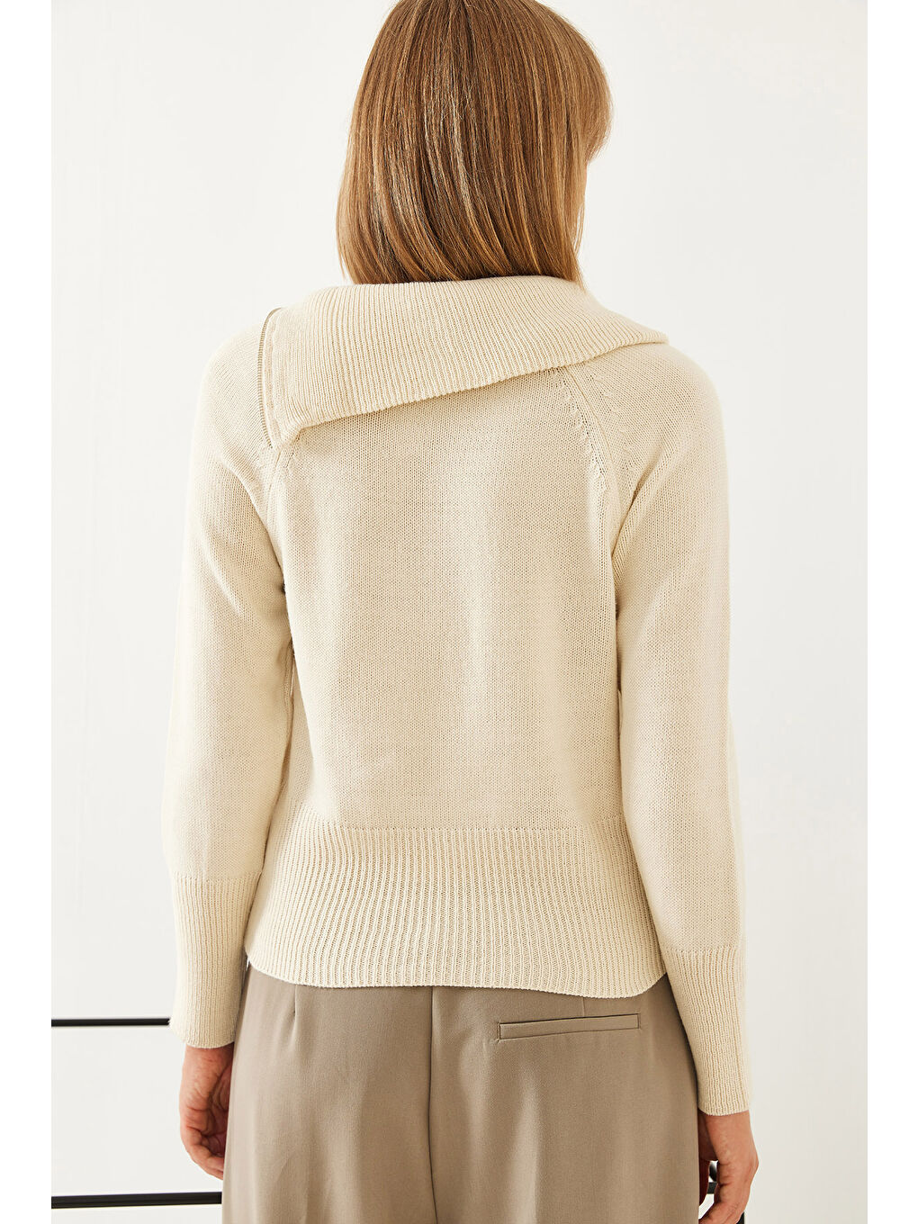 Ekru Kadın Fermuarlı Reglanlı Triko Kazak-2