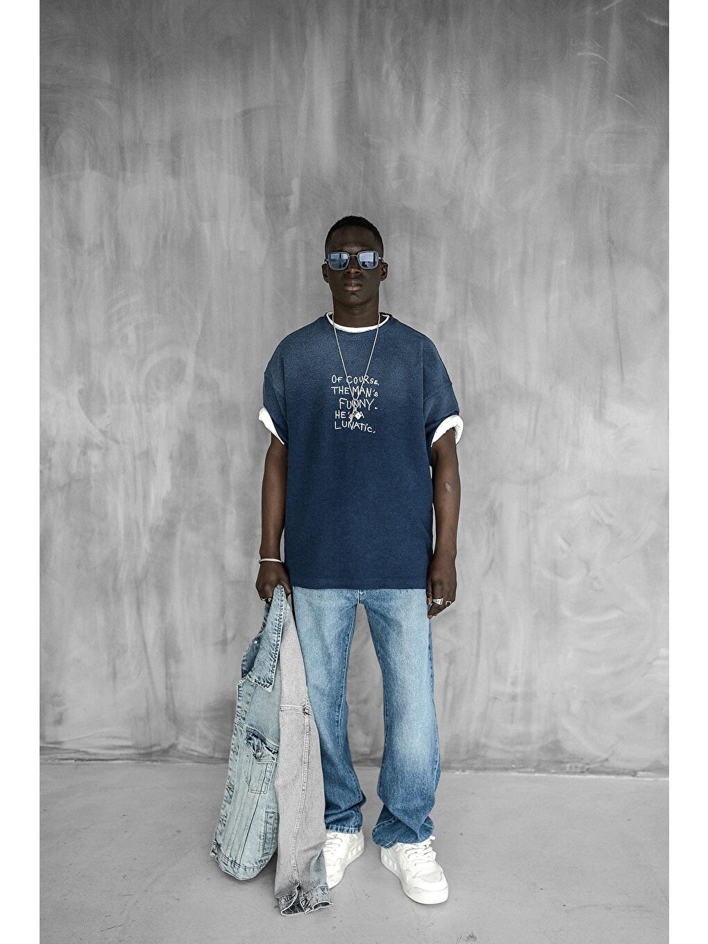 Erkek Renk Geçişli İşlemeli Oversize Dokulu T-Shirt Lacivert-5