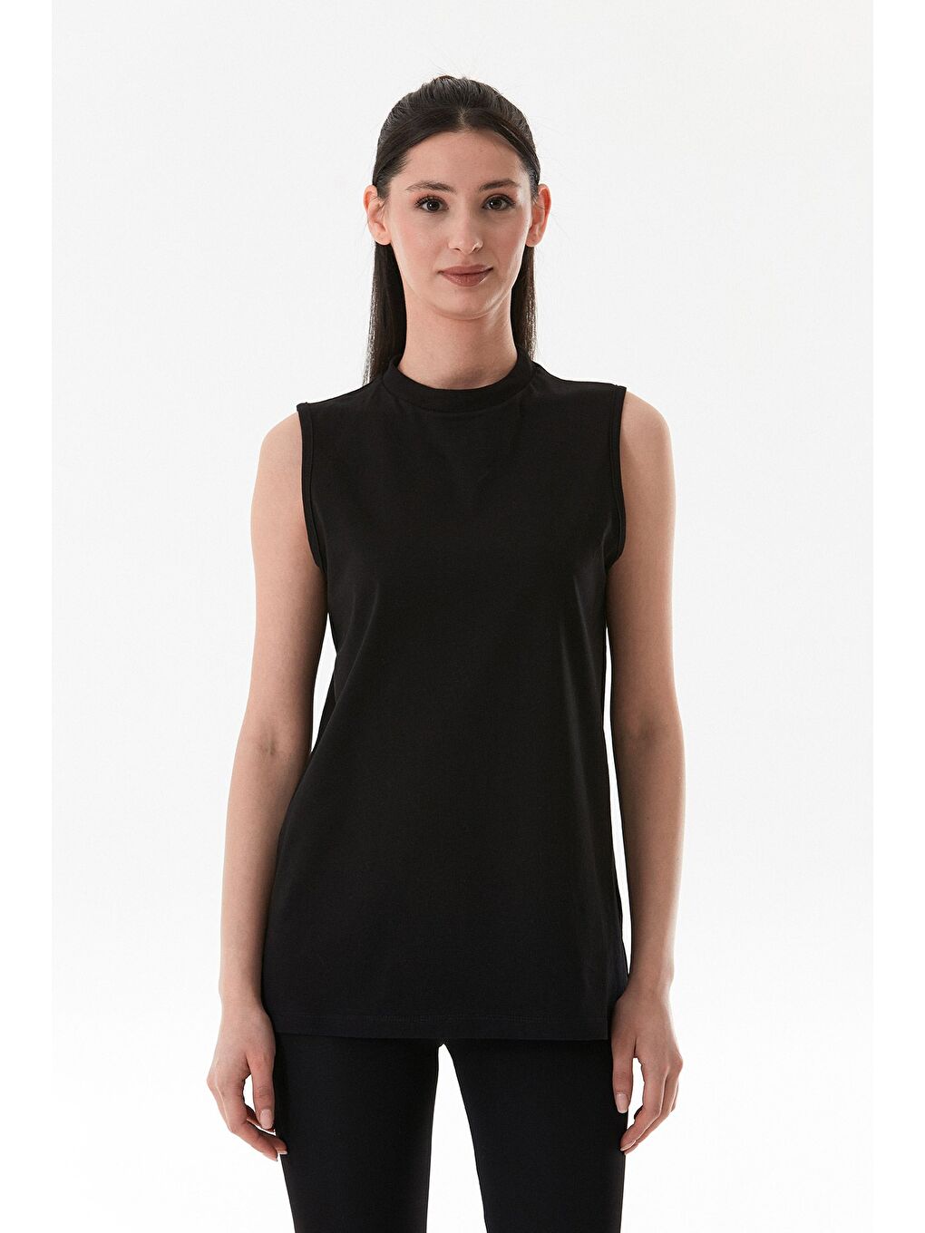 Siyah Basic Dik Yaka Kolsuz Oversize Tişört-1