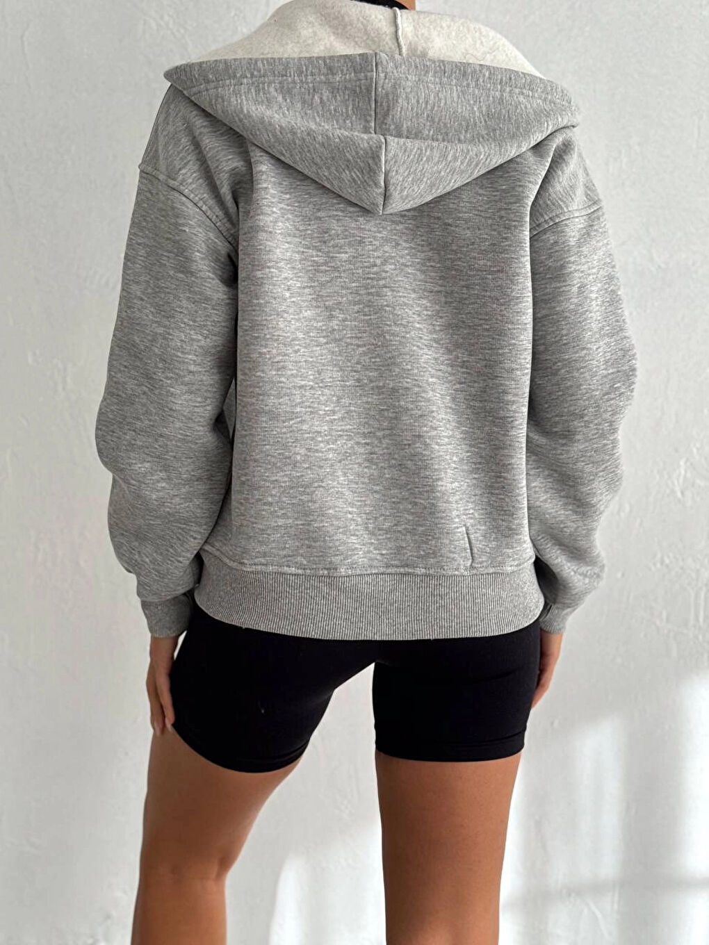 hazelin Gri Kadın Gri Kapüşonlu Fermuarlı Şardonlu Oversize Sweatshirt HZL24W FRY122561 - 2