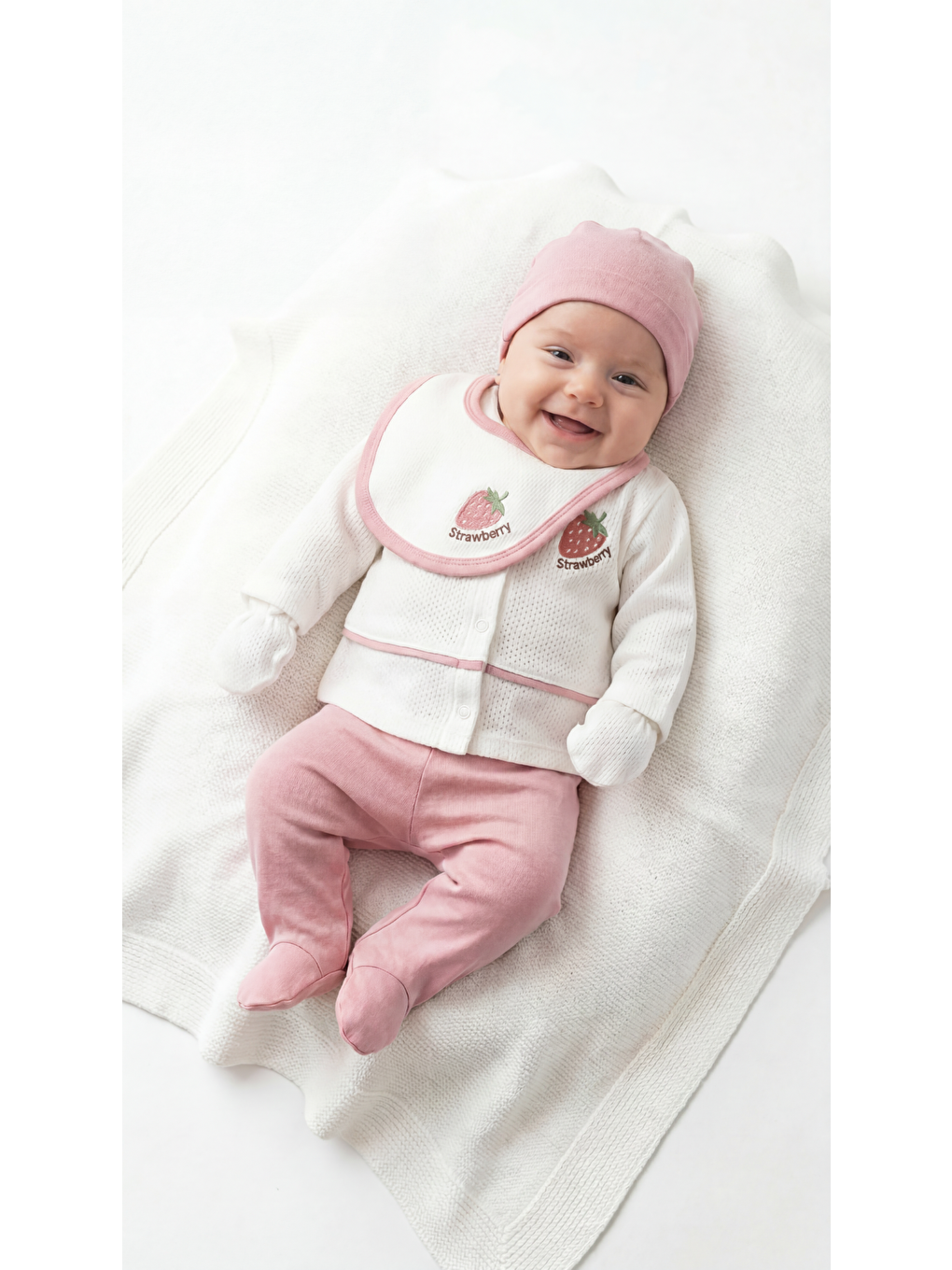 Pembe Çilek Nakışlı 5'Lı Kız Bebek Yenidoğan Takımı-1