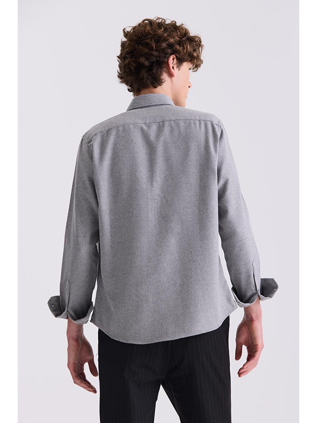 Gri Slim Fit Düğmeli Yaka Pamklu Cepli Gömlek-3