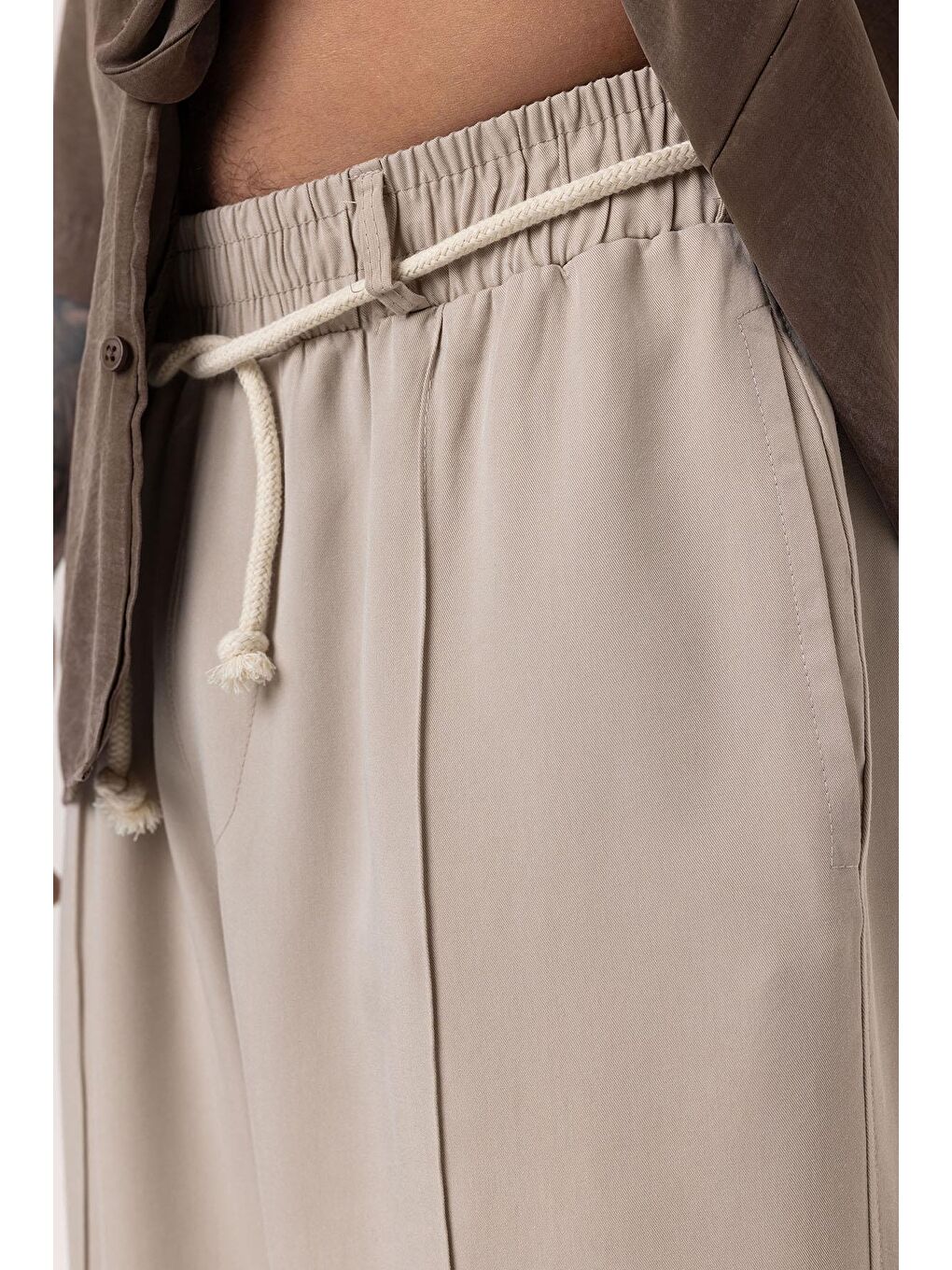 Kemer Detaylı Baggy Kumaş Erkek Pantolon Bej-4
