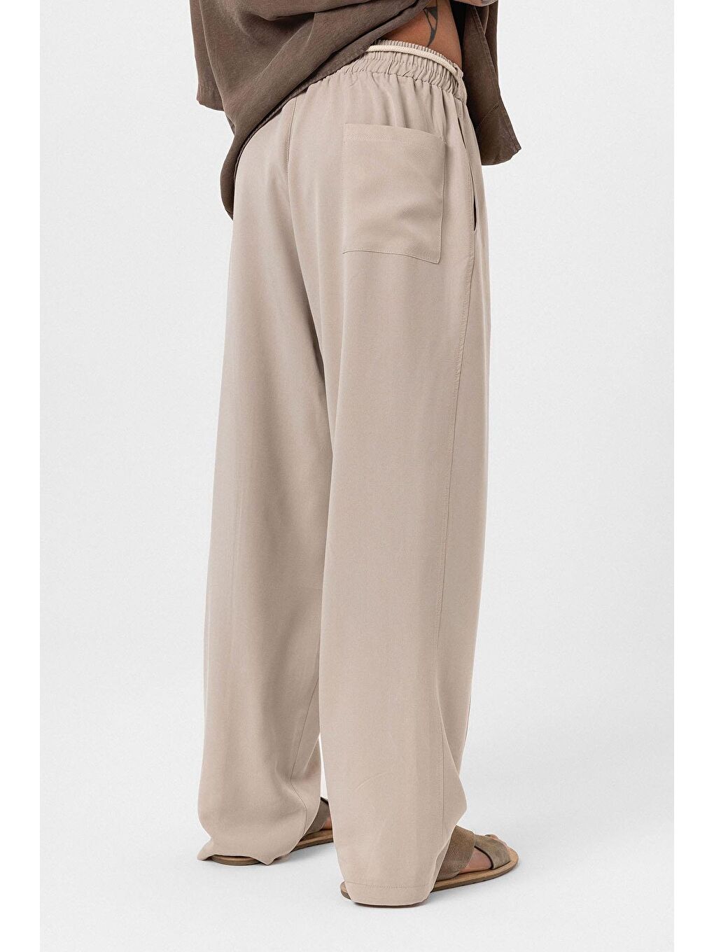 Kemer Detaylı Baggy Kumaş Erkek Pantolon Bej-5