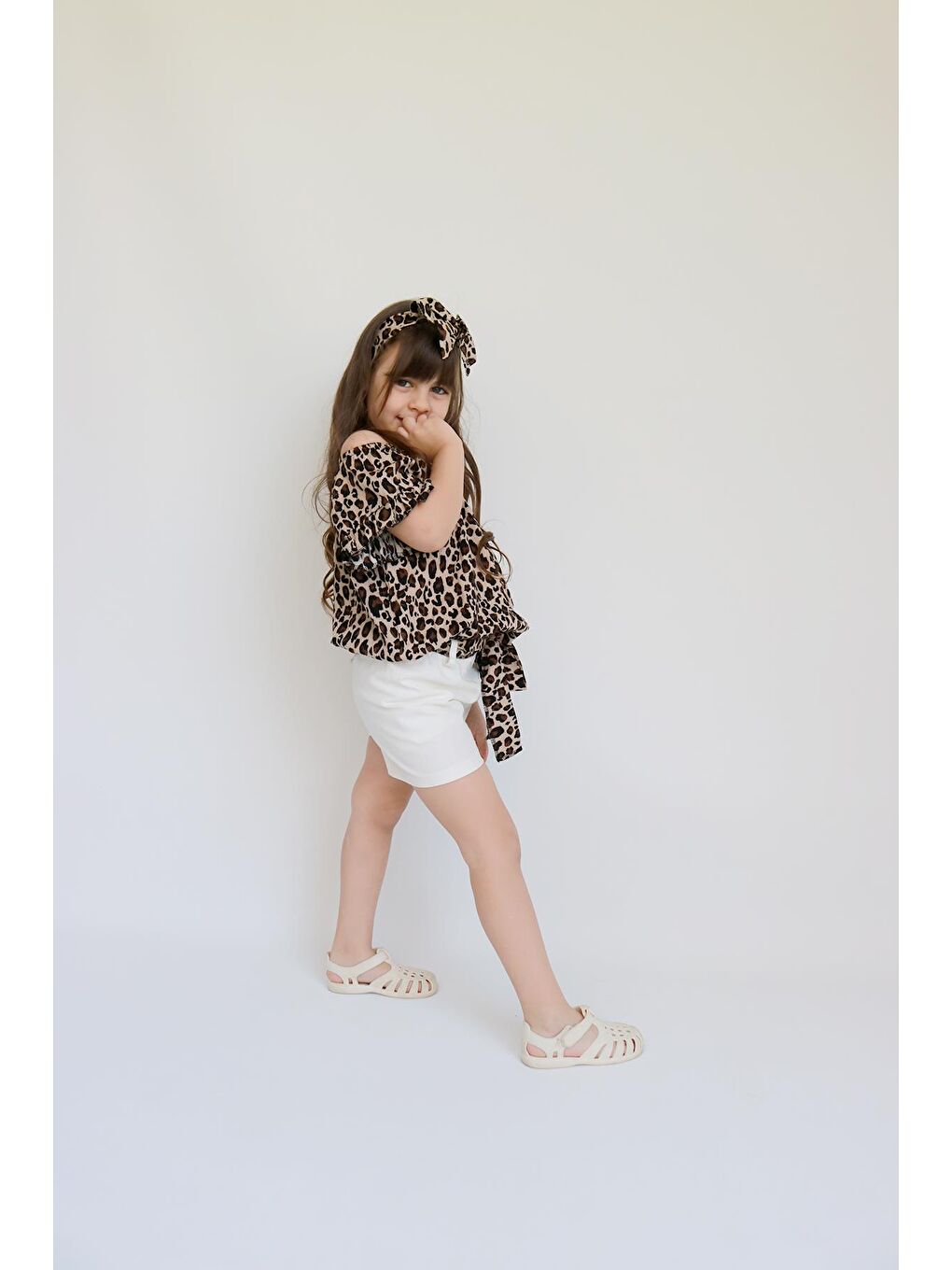 Karışık Kız Çocuk Viskon Leopar Madonna Yaka Şortlu Bandana Alt Üst Takım-4