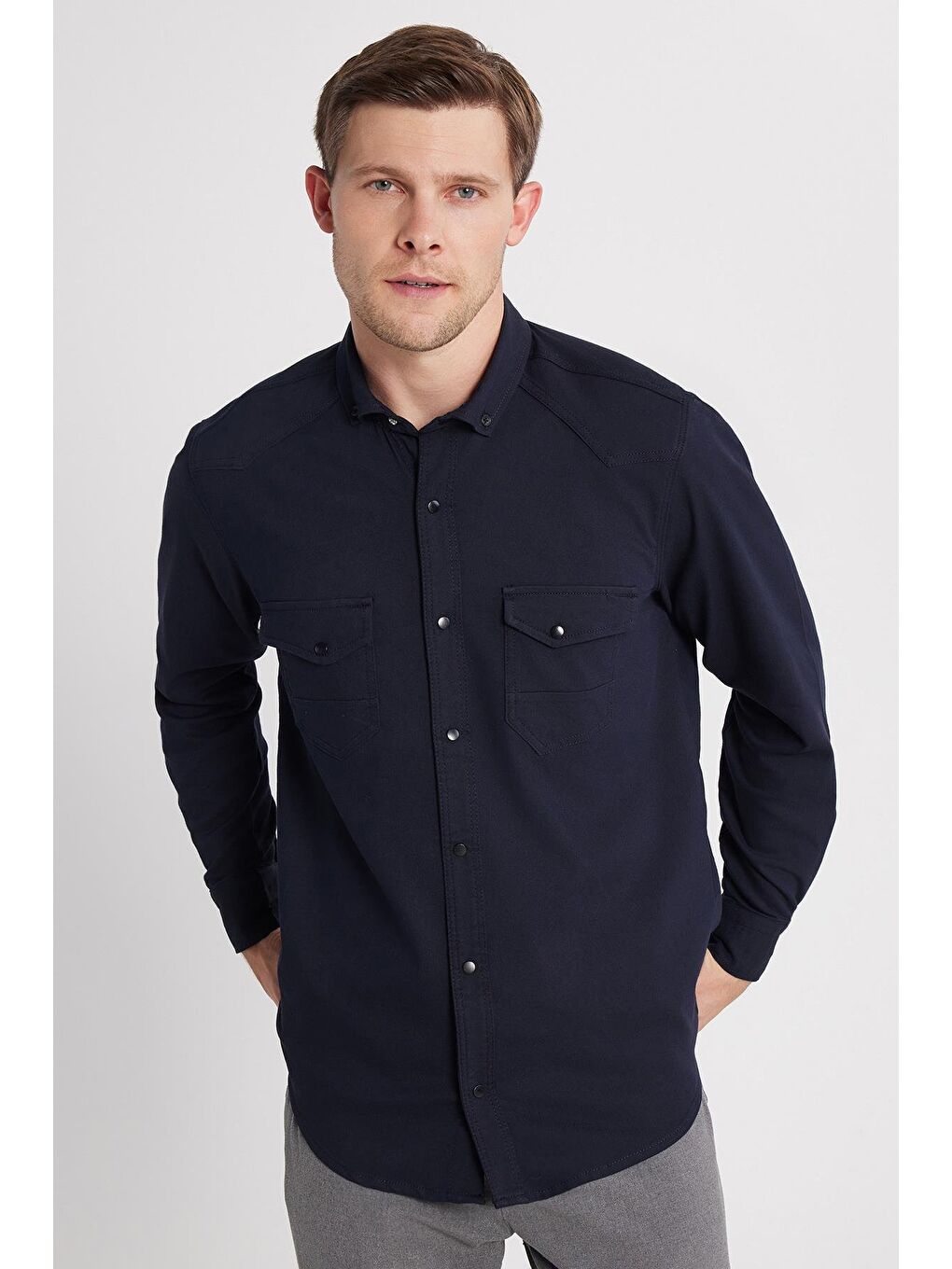 Erkek Regular Fit Rahat Kesim Çift Cepli Spor Yaka Denim Lacivert Gömlek-1