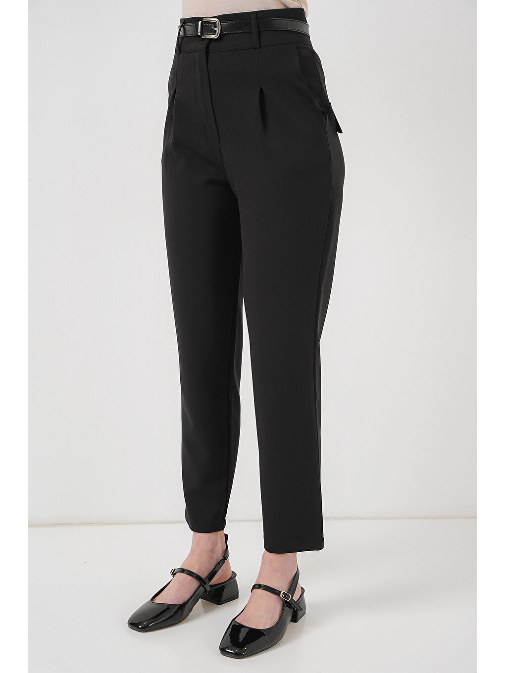 Kadın Pileli Kemerli Kumaş Pantolon 6725 - Siyah-1