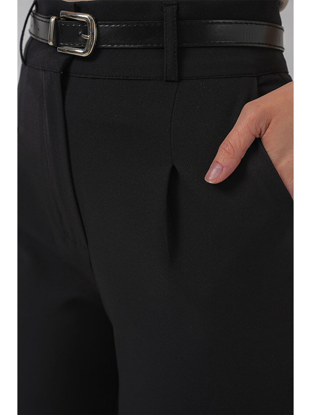 Kadın Pileli Kemerli Kumaş Pantolon 6725 - Siyah-4