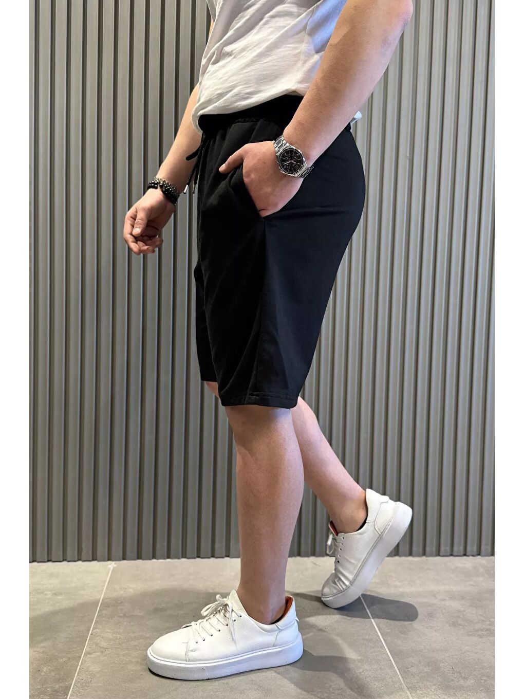 Siyah Erkek Cepli Bel Bağcıklı Şort-1