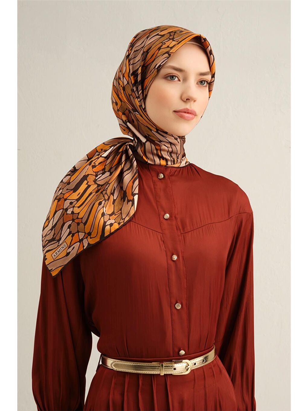 Kahverengi Çiçek Desenli Saf İpek Twill Eşarp 9335 81-1