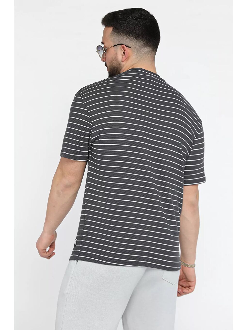 Gri Erkek Çizgi Desenli Bisiklet Yaka Elastanlı Tişört-2