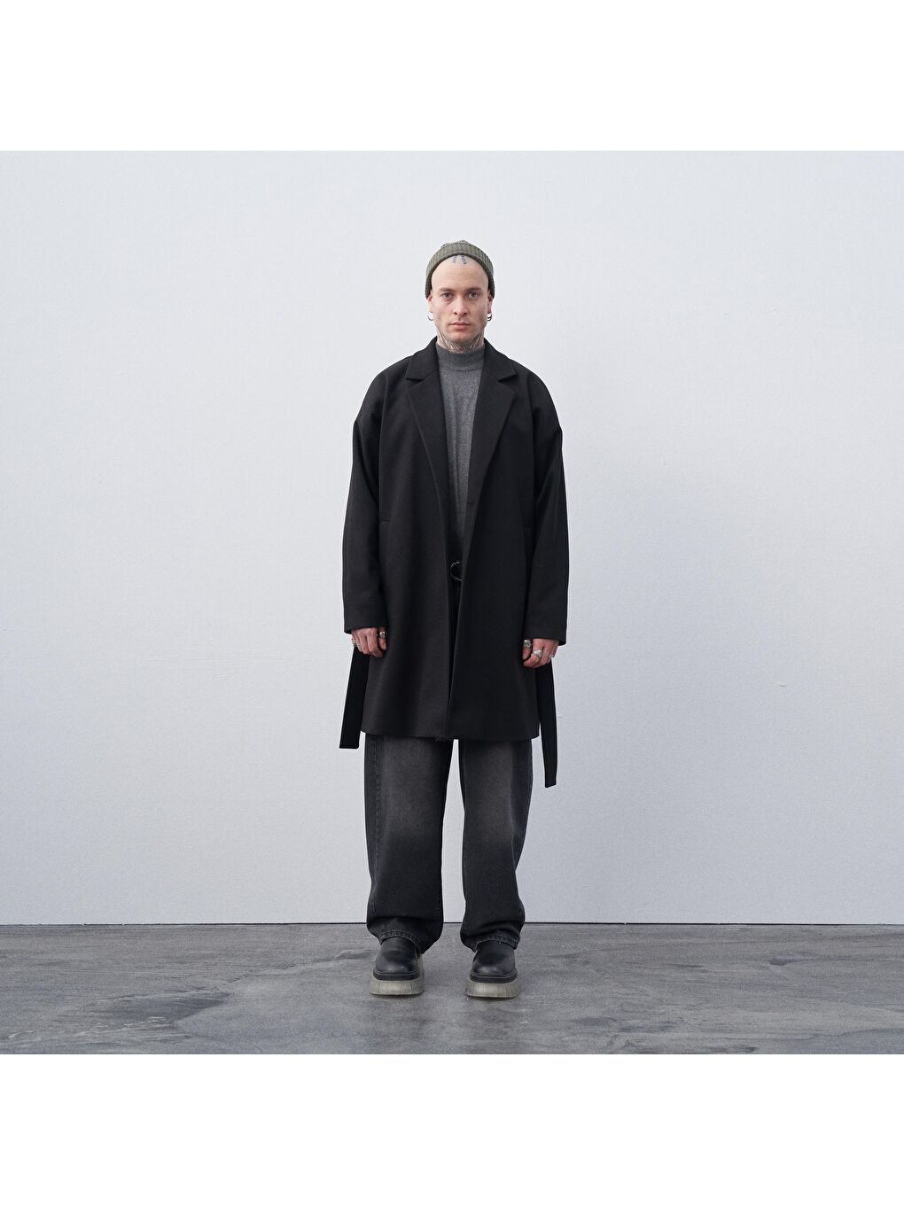 Siyah Kemerli Oversize Kaşe Kaban Siyah