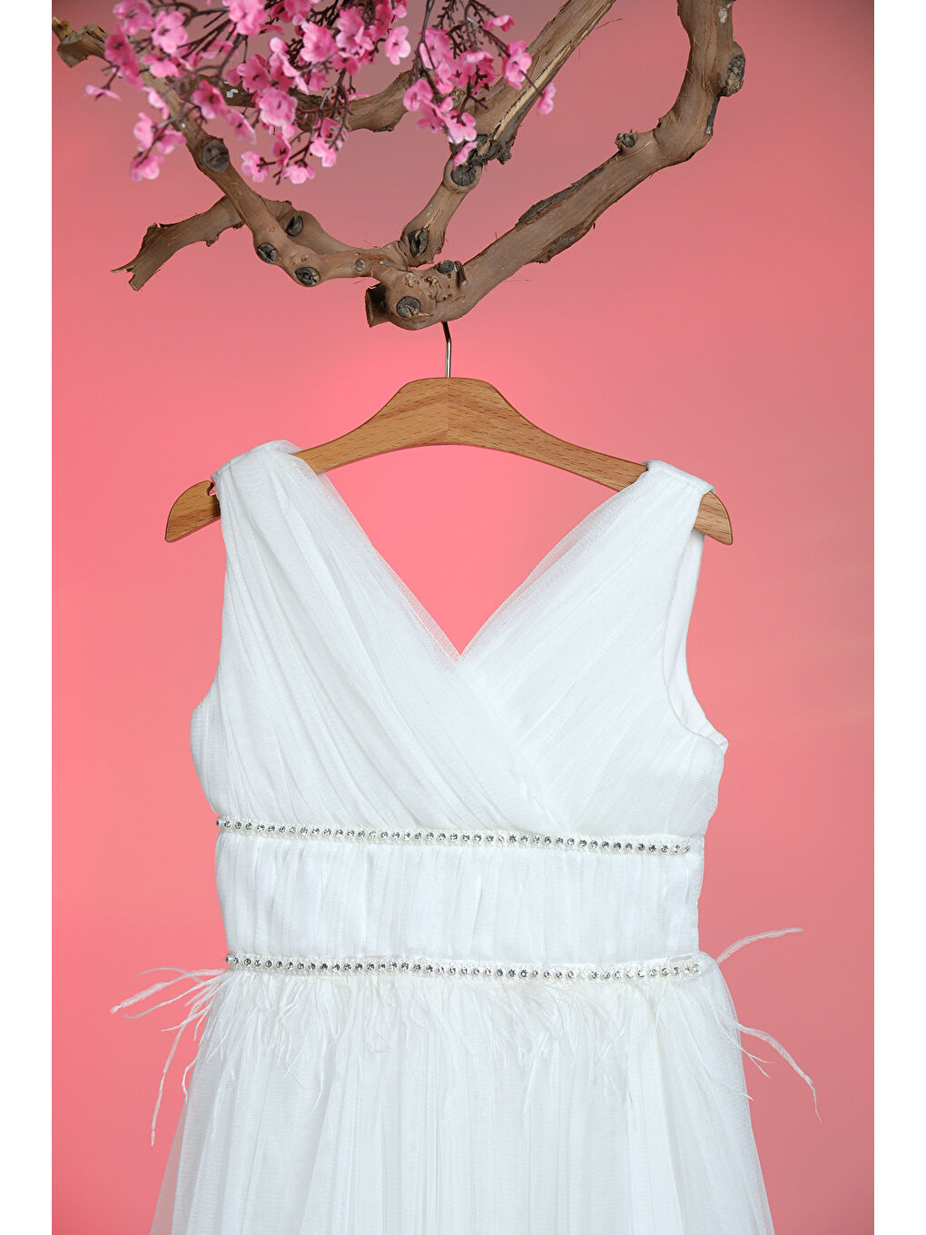 Beyaz Beli İkili Taşlı Şeritli V Yakalı Kız Çocuk Abiye ABY.3005-3