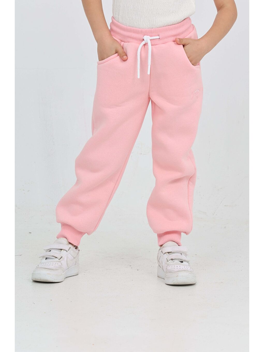 Pembe Kız Çocuk Fiyonk Nakışlı Eşofman Alt