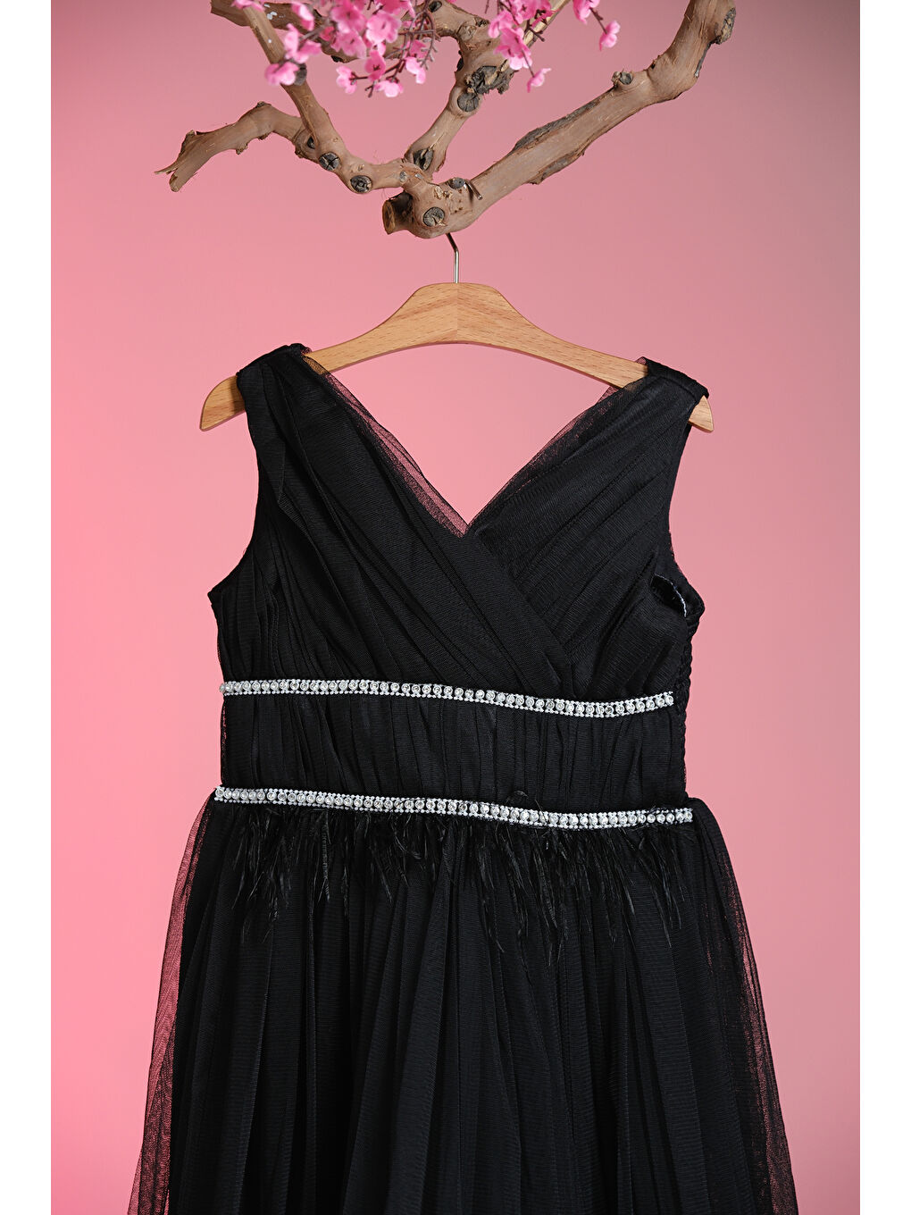 Siyah Beli İkili Taşlı Şeritli V Yakalı Kız Çocuk Abiye ABY.3005-1