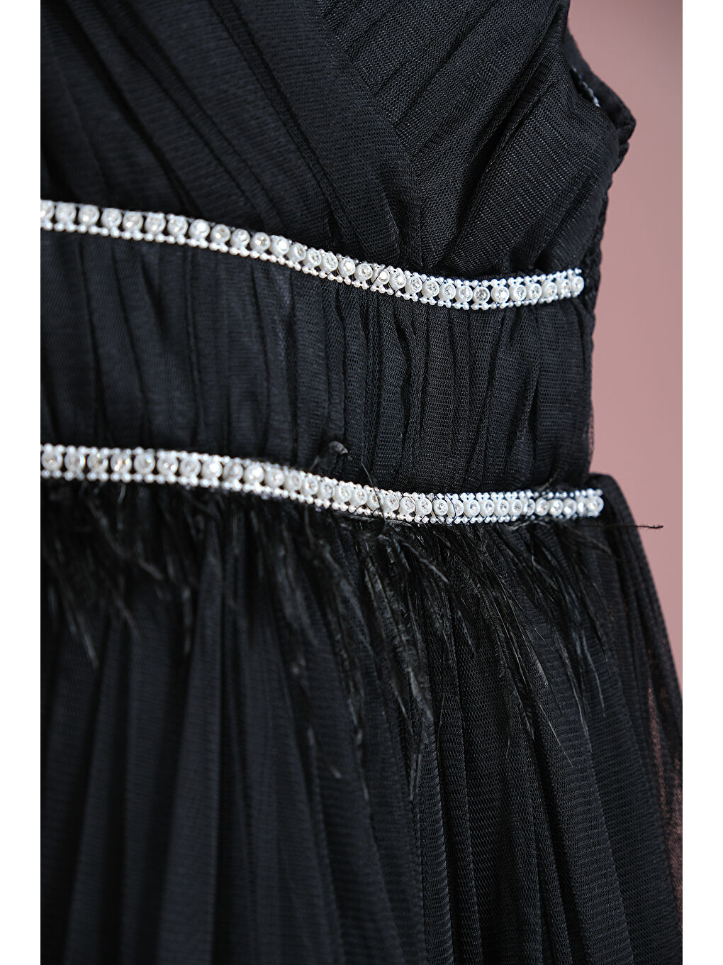 Siyah Beli İkili Taşlı Şeritli V Yakalı Kız Çocuk Abiye ABY.3005-2