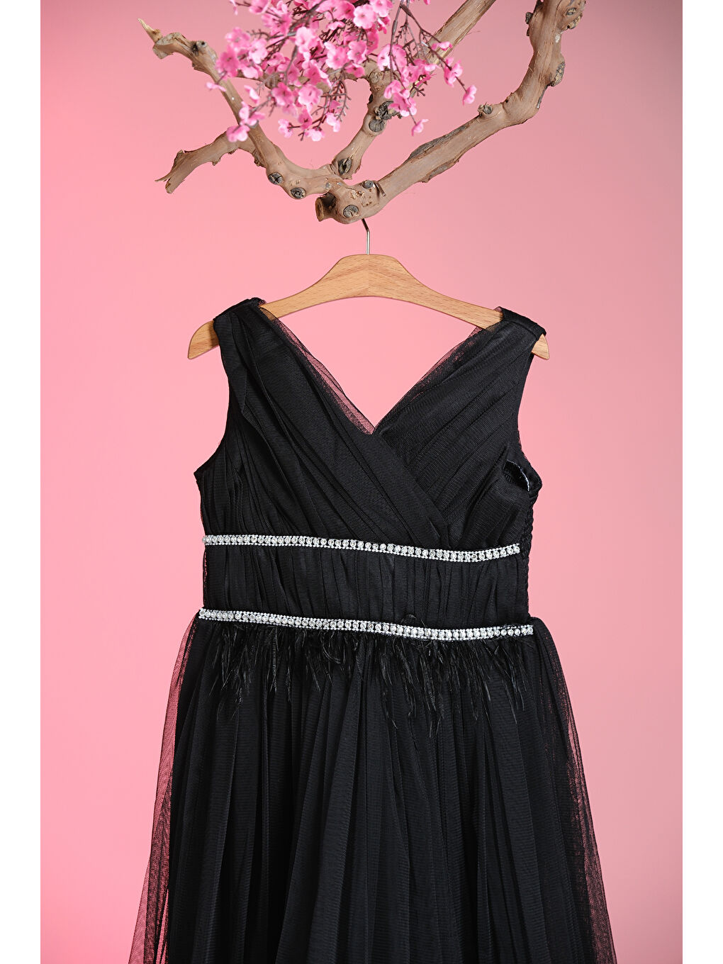 Siyah Beli İkili Taşlı Şeritli V Yakalı Kız Çocuk Abiye ABY.3005-3