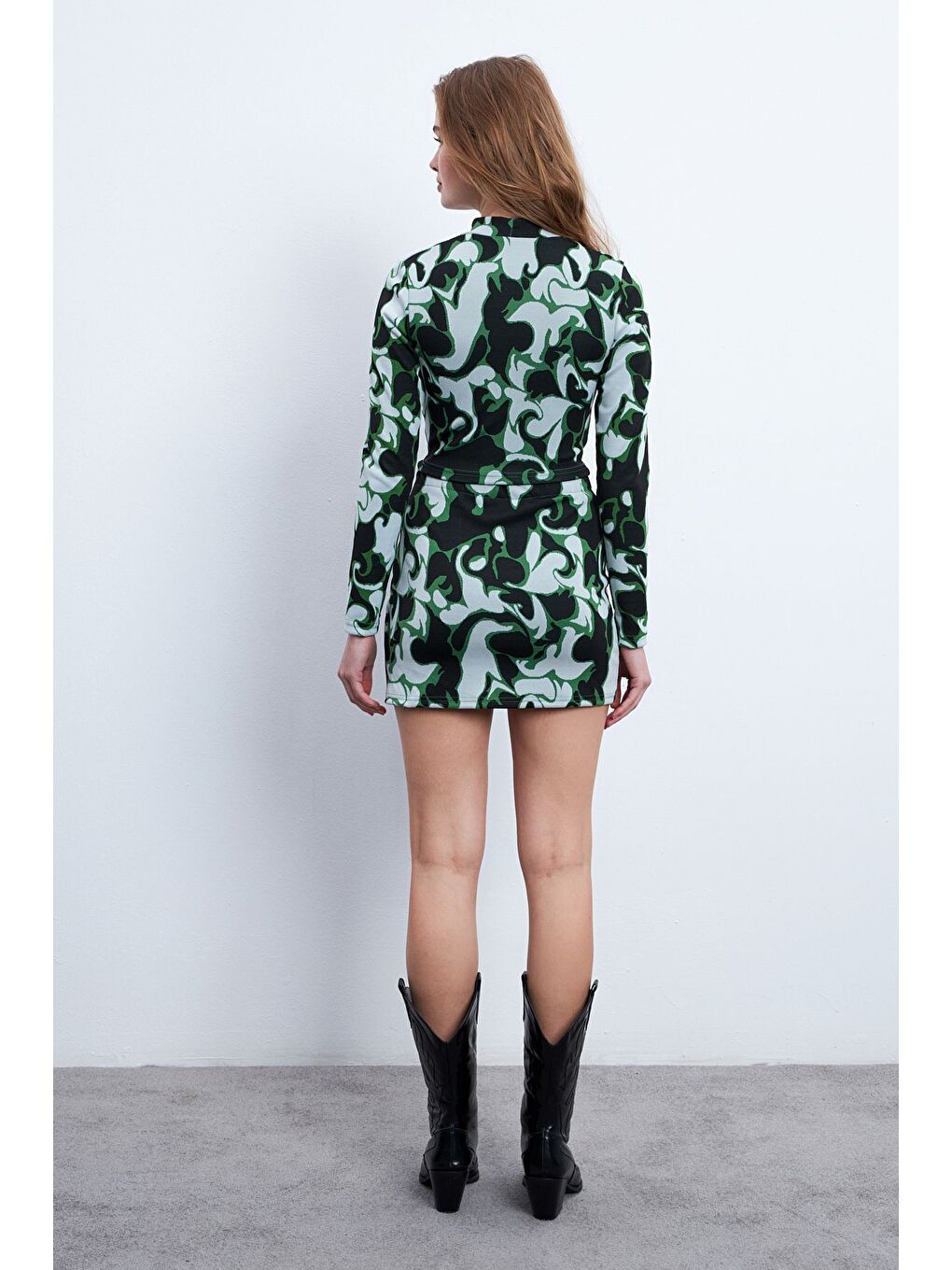 Kadın Siyah Yeşil Desenli Elastanlı Mini Etekli Balıkçı Yaka Uzun Kollu Takım-3
