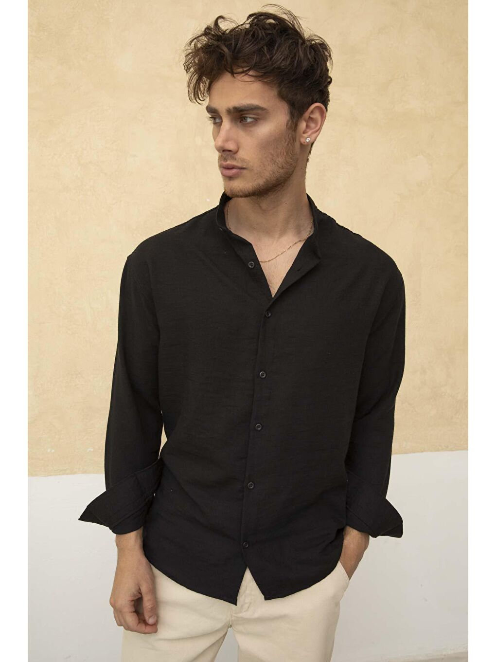 Siyah Slim Fit Dar Kalıp Uzun Kol Hakim Yaka Pamuklu Keten Efekt Gömlek-3