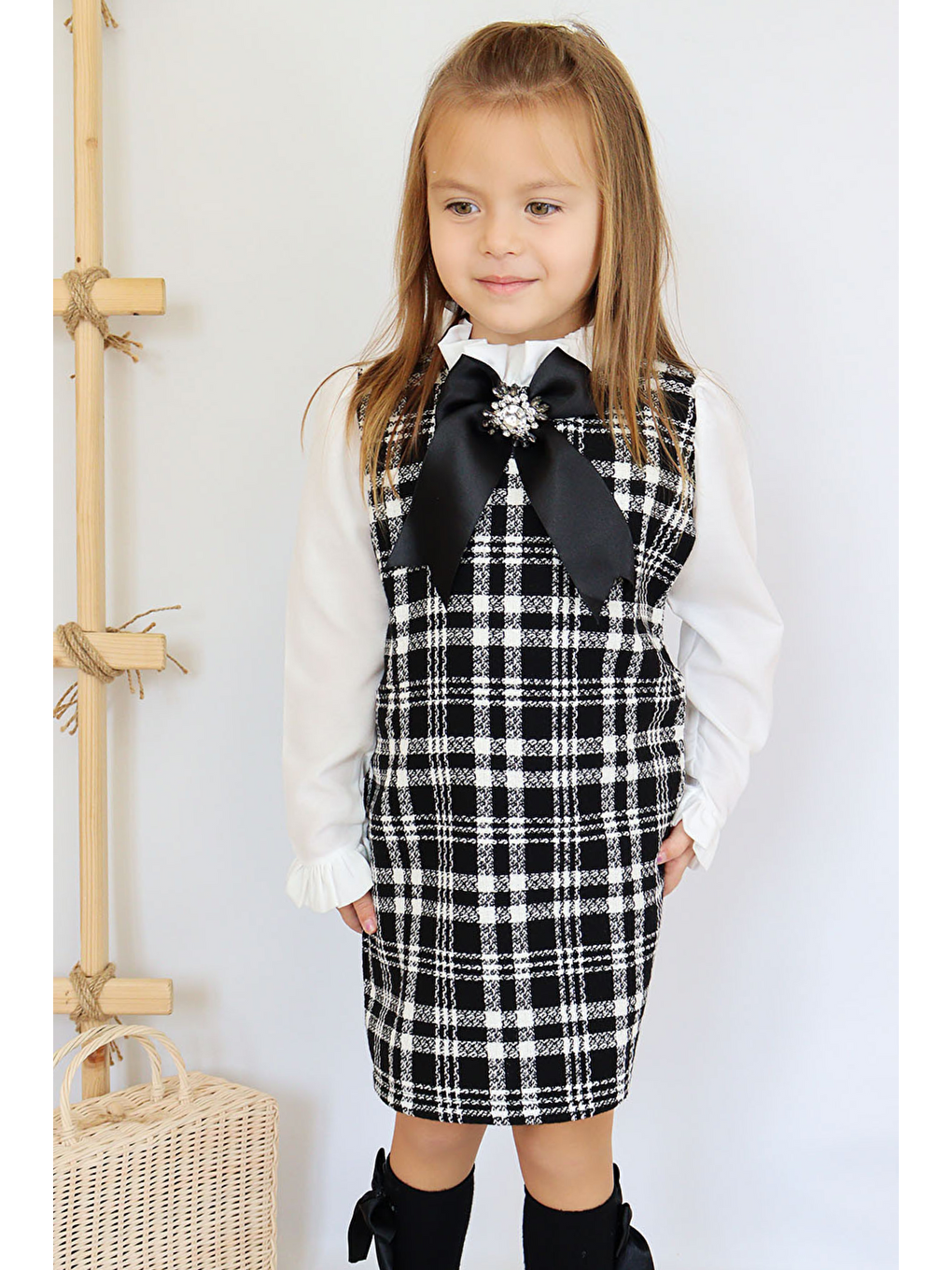Kız Çocuk Siyah Vanessa Broş Detaylı Tüvit Uzun Kollu Yılbaşı Elbisesi-4